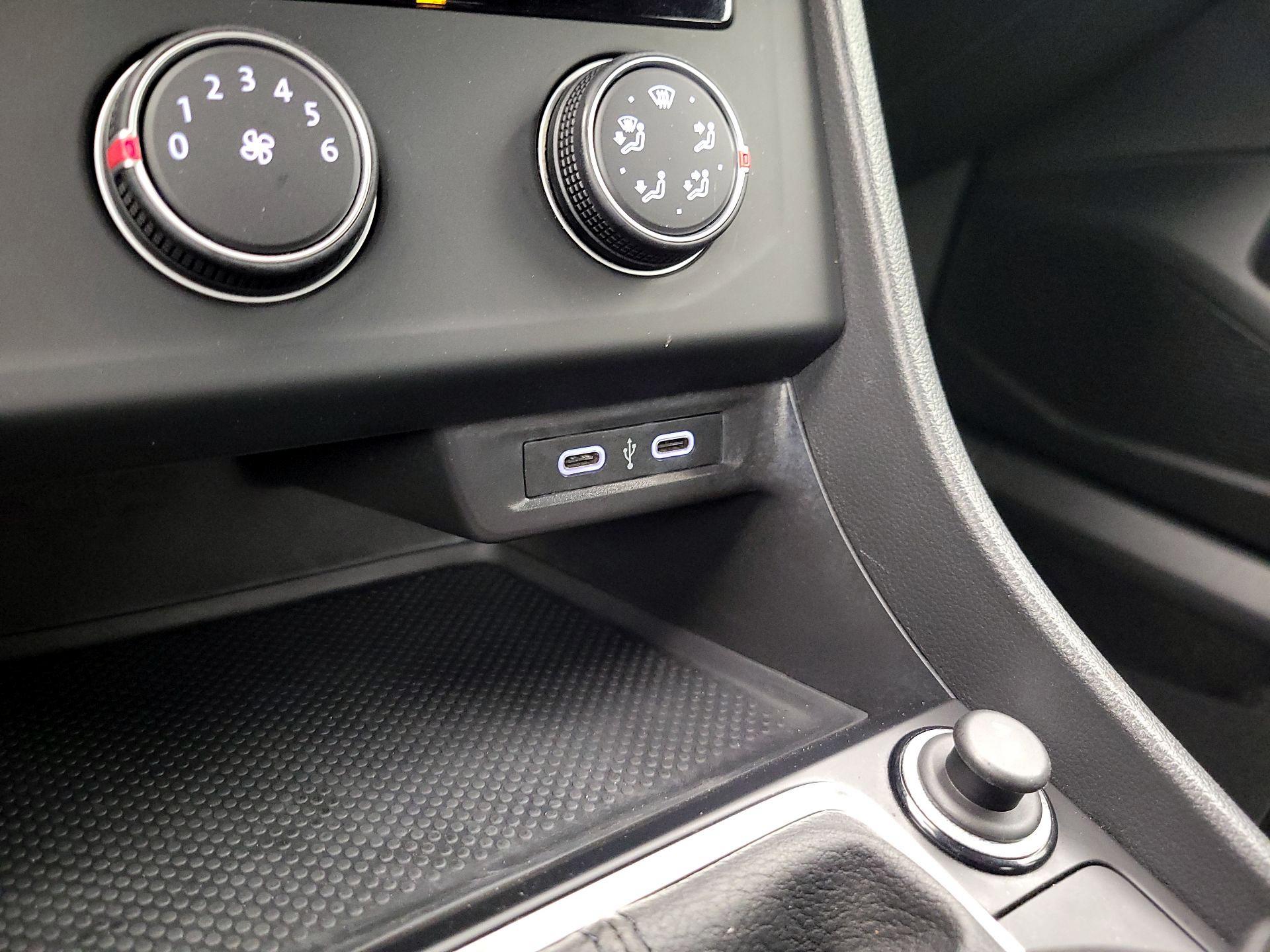 Thumbnail: 2022 Volkswagen Jetta - 18