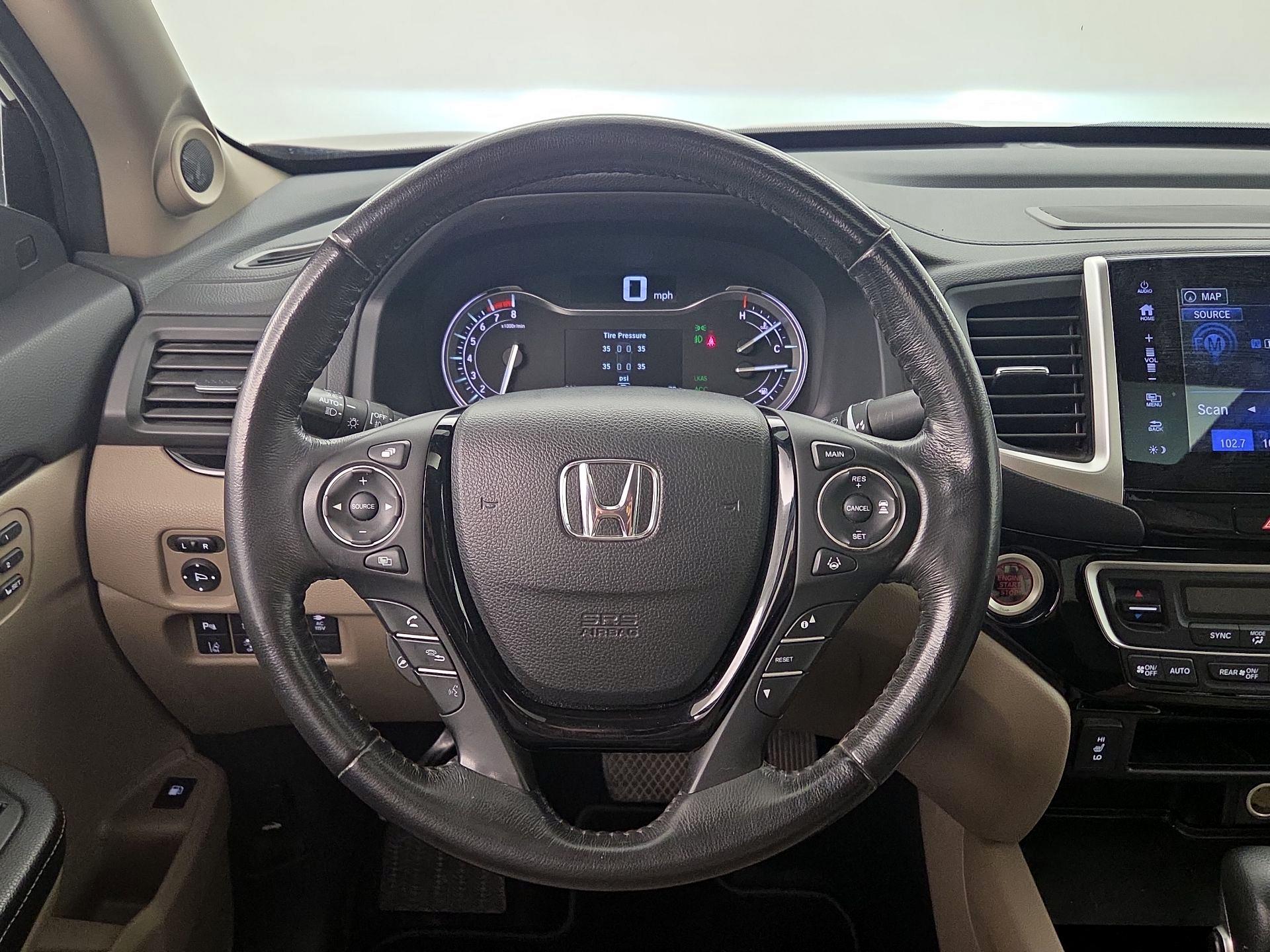 Thumbnail: 2017 Honda Ridgeline - 10