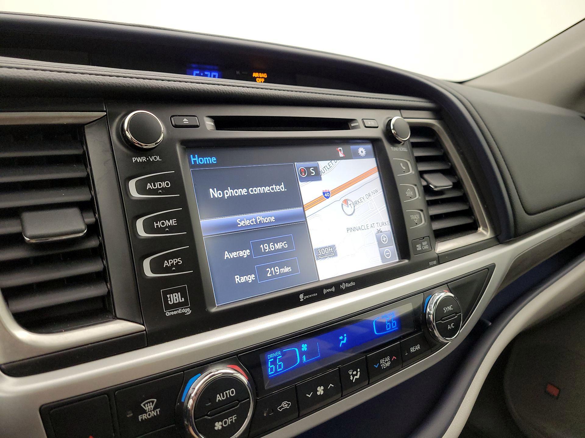 Thumbnail: 2017 Toyota Highlander - 16