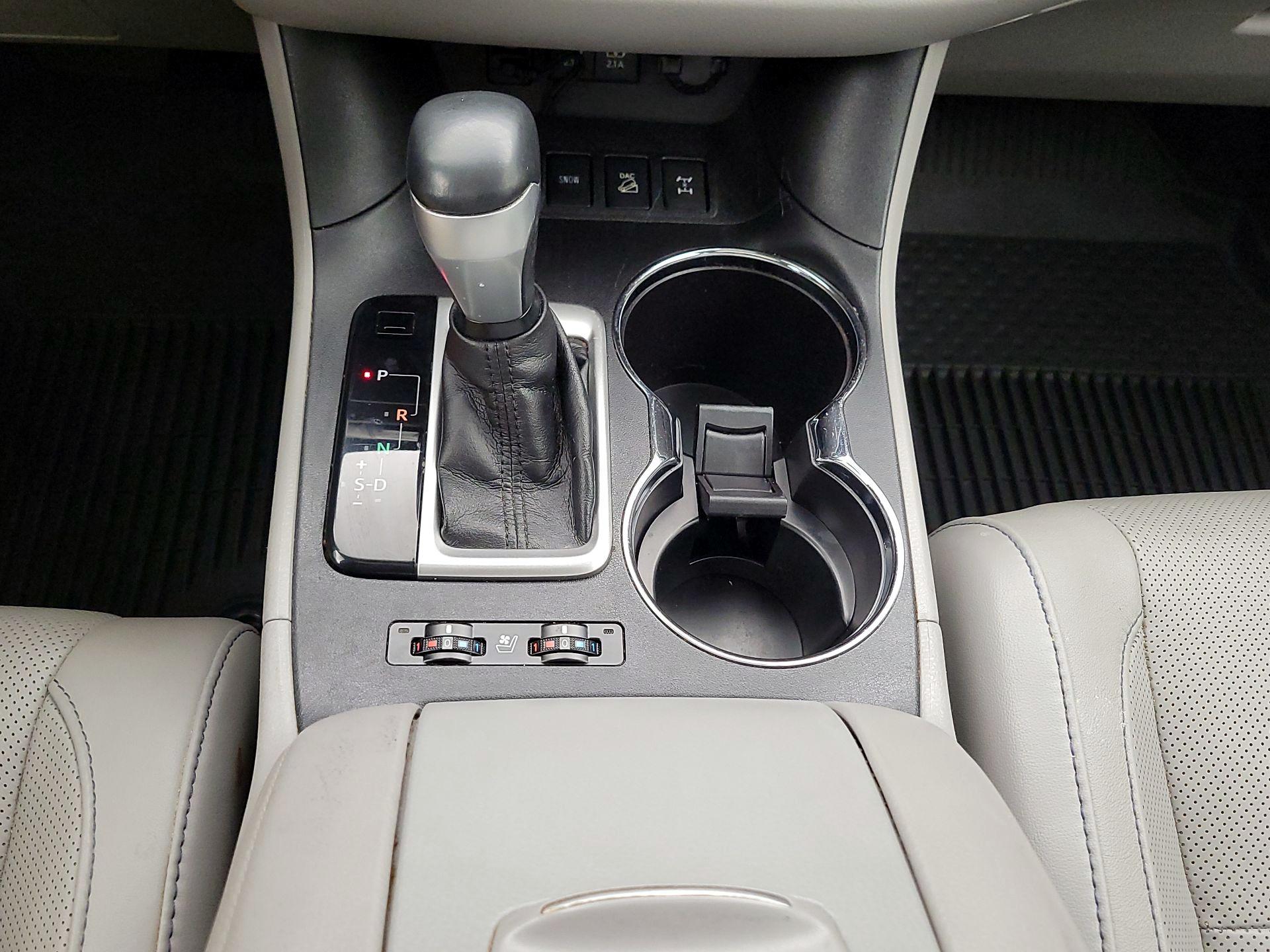 Thumbnail: 2017 Toyota Highlander - 18