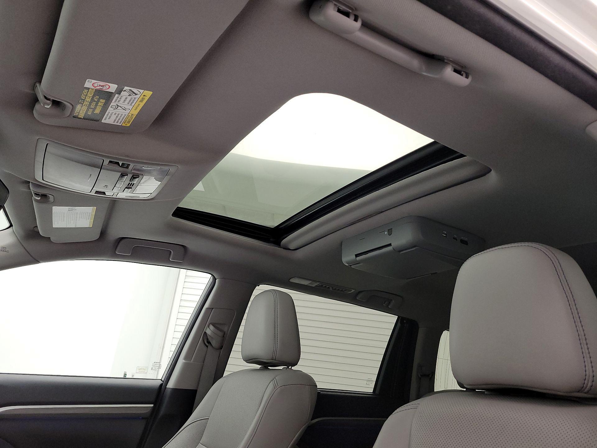 Thumbnail: 2017 Toyota Highlander - 20