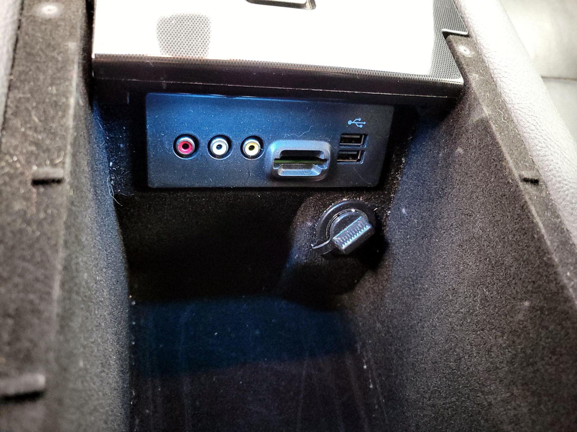 Thumbnail: 2015 Ford Taurus - 18