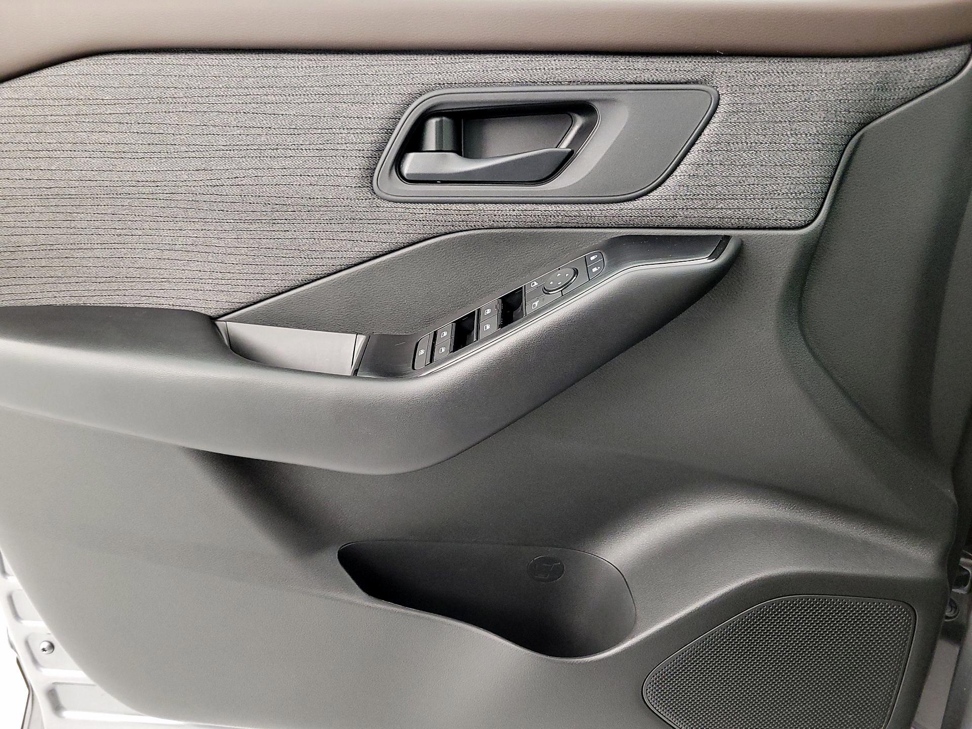 Thumbnail: 2023 Nissan Rogue - 12