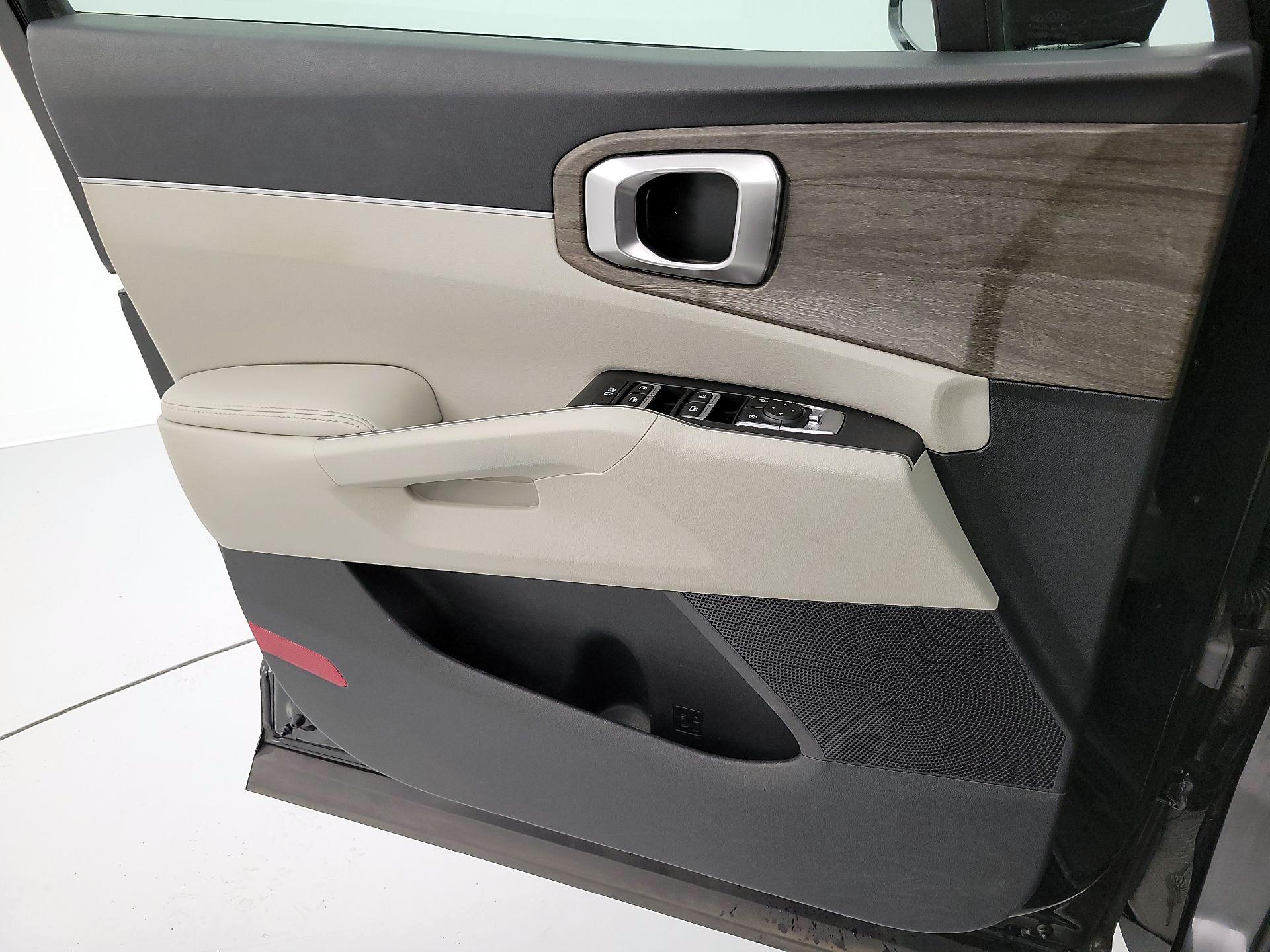 Thumbnail: 2021 Kia Sorento - 12