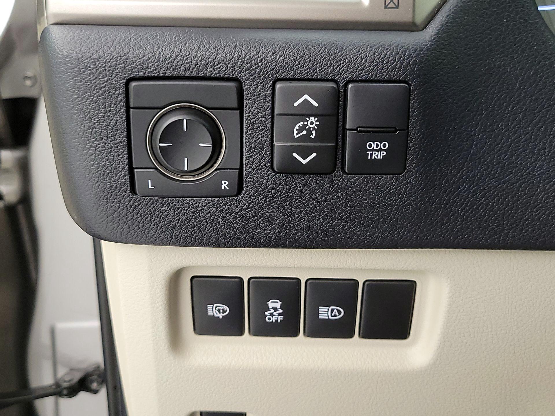 Thumbnail: 2020 Lexus GX - 13