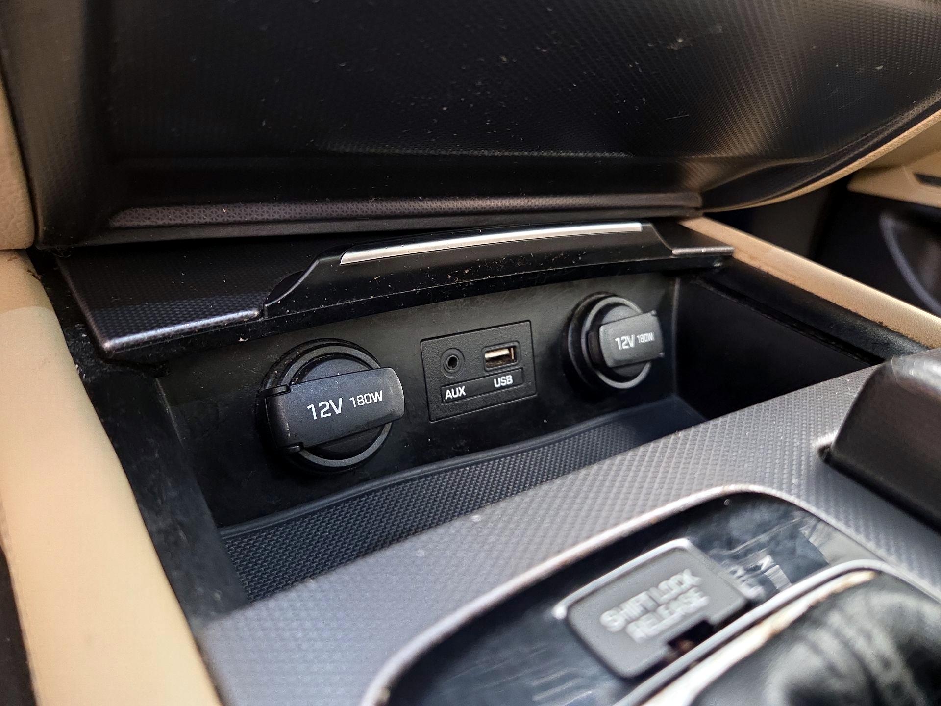 Thumbnail: 2015 Hyundai Genesis - 19