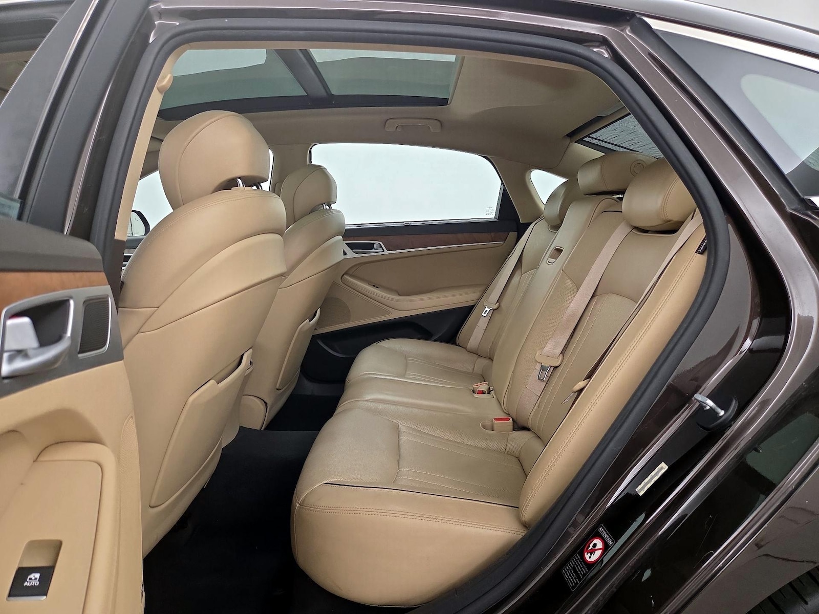 2015 Hyundai Genesis Base - Photo 22