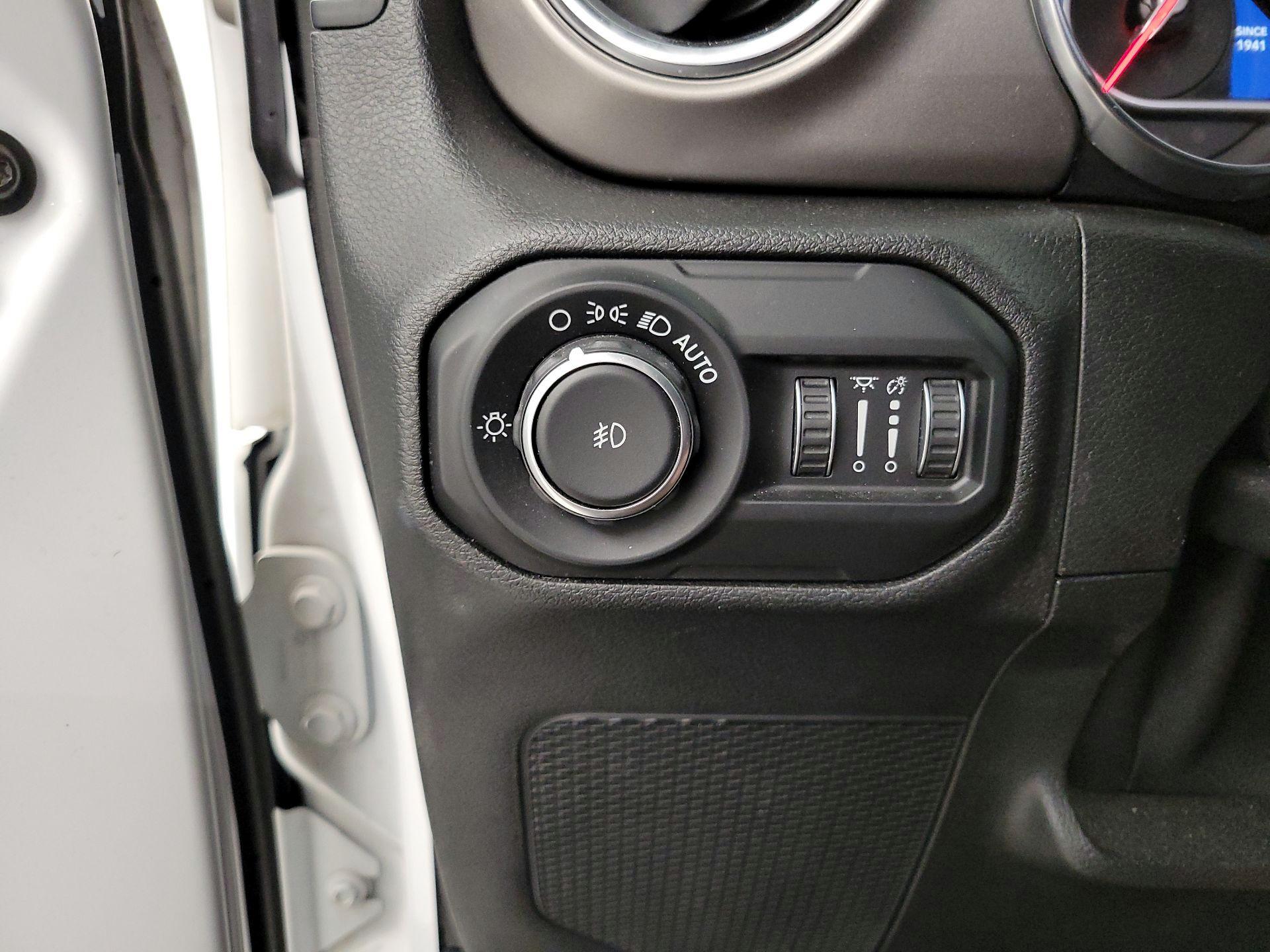 Thumbnail: 2020 Jeep Wrangler - 13