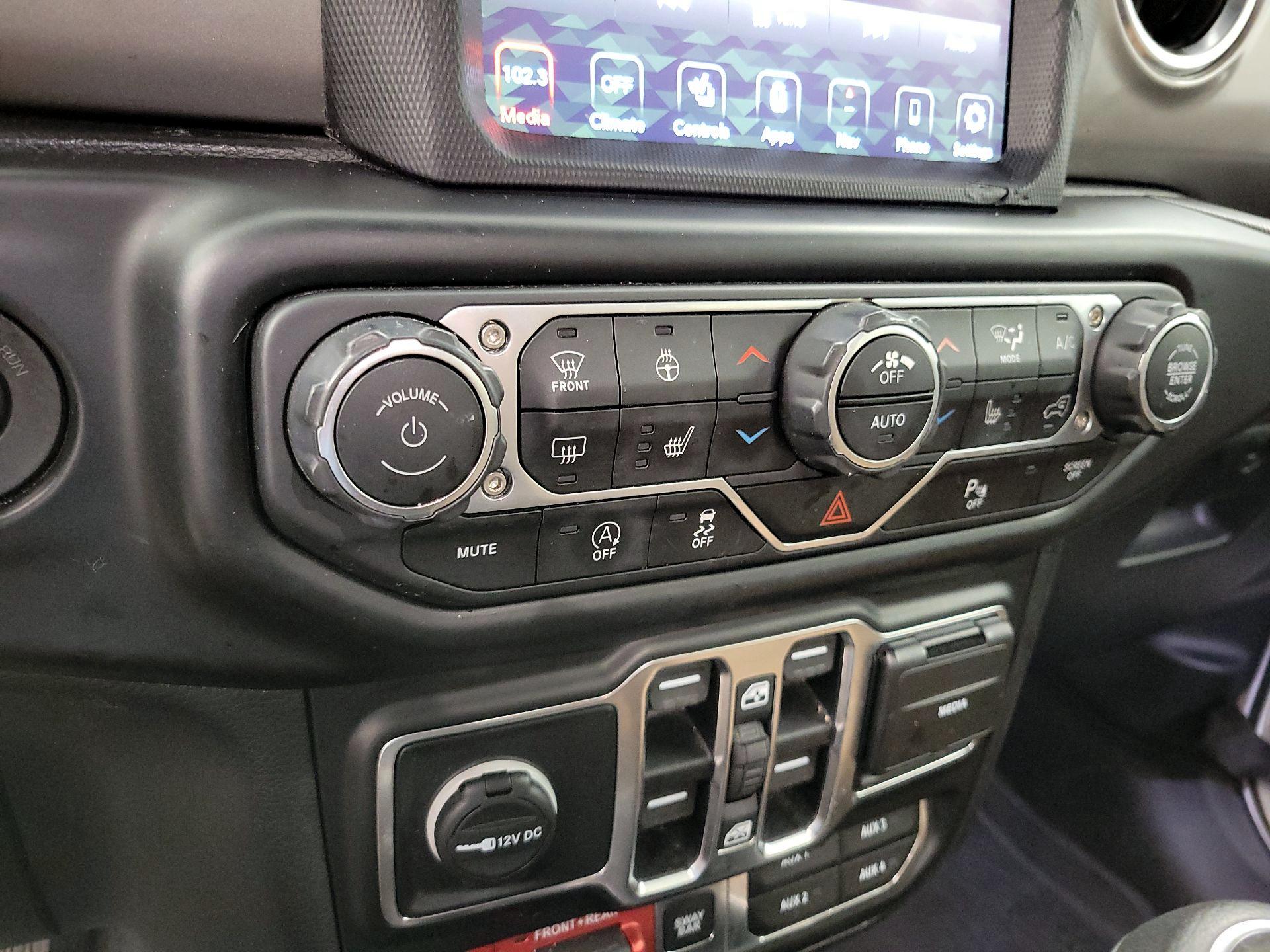 Thumbnail: 2020 Jeep Wrangler - 17
