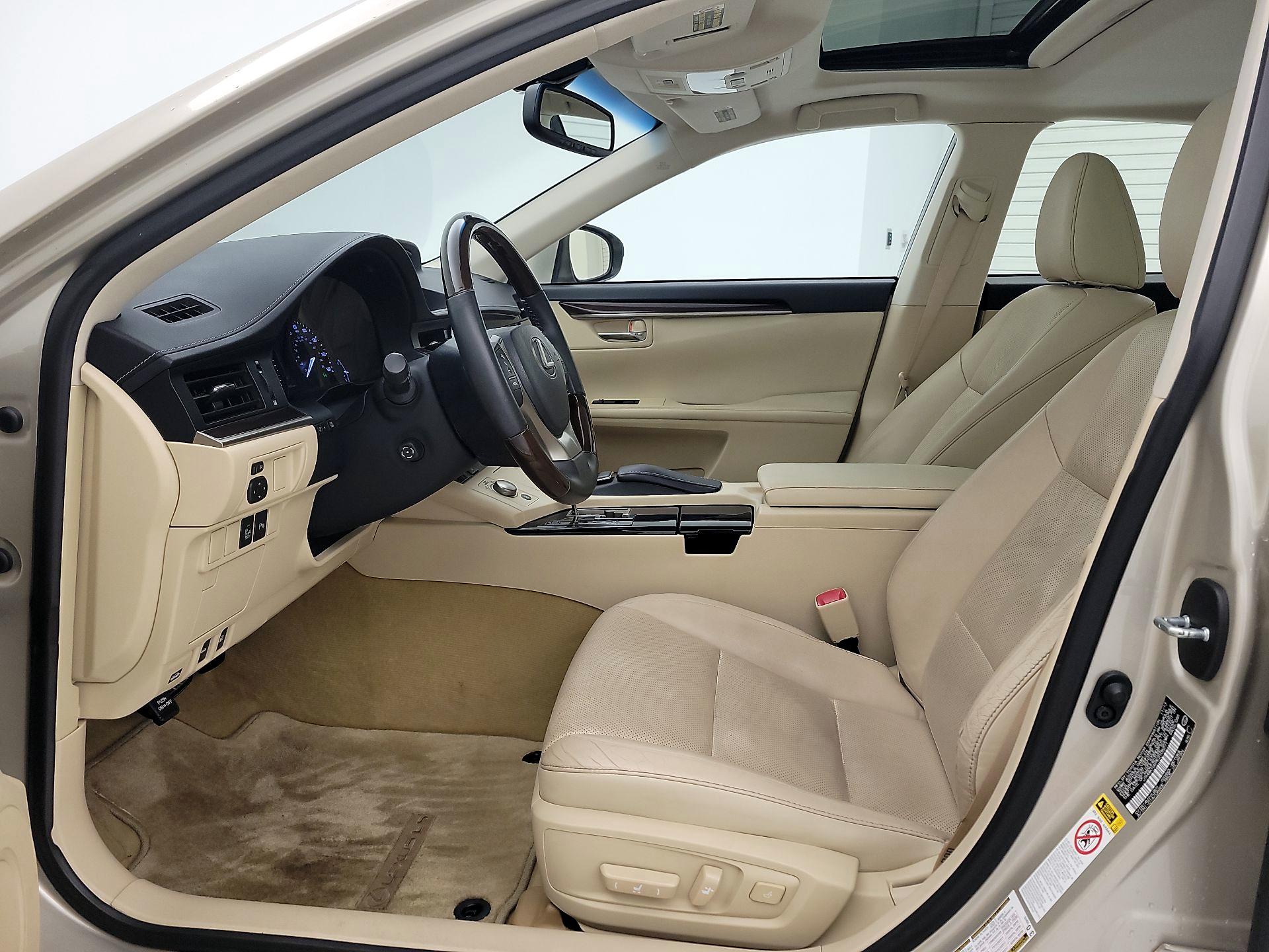 Thumbnail: 2014 Lexus ES - 11