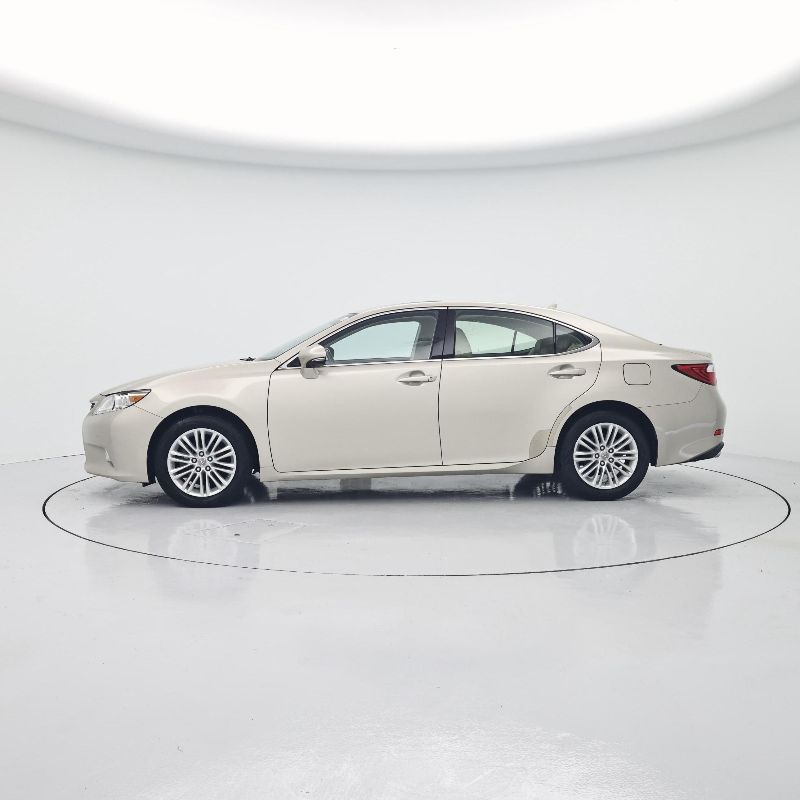 Thumbnail: 2014 Lexus ES - 3