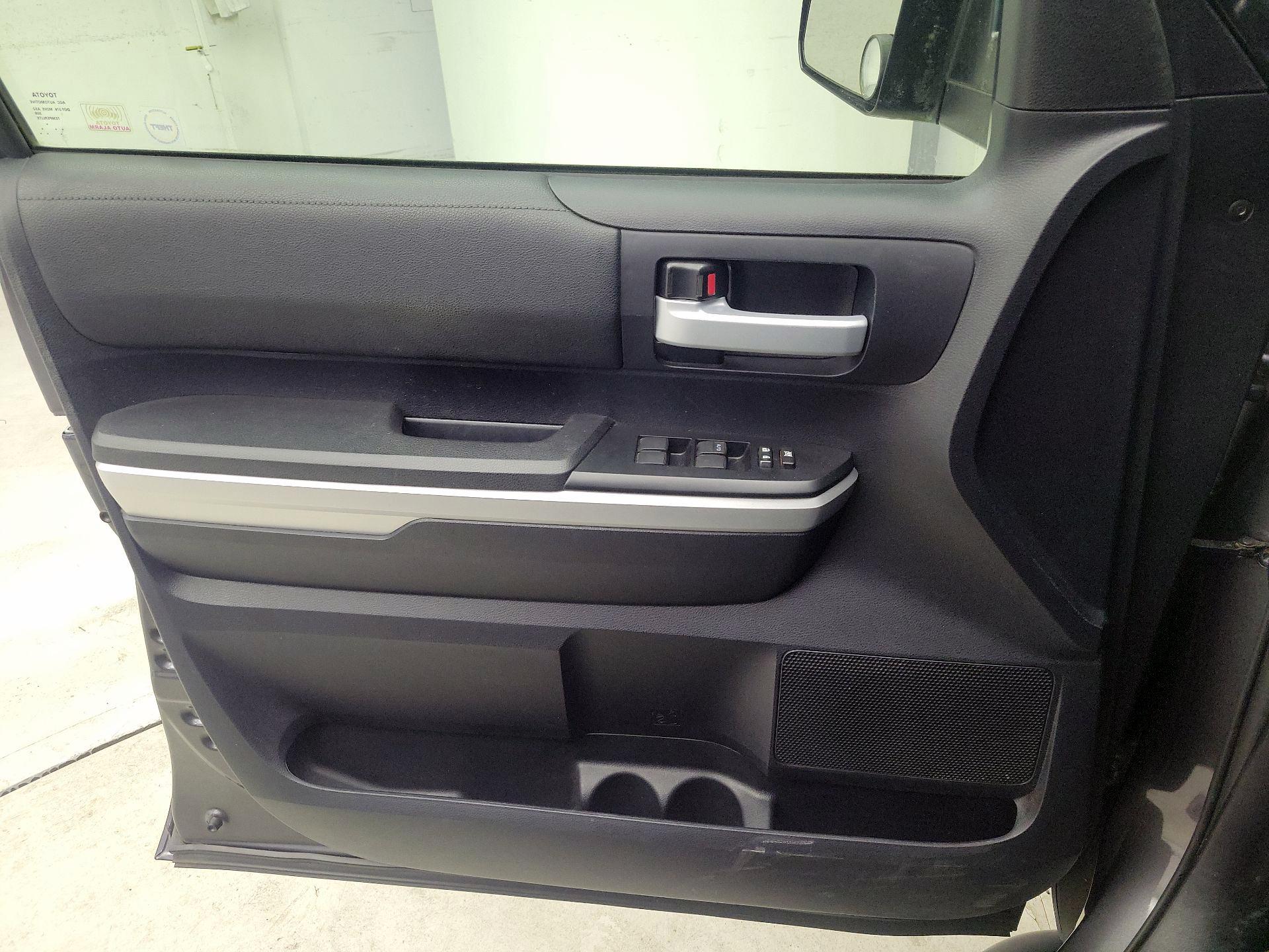 Thumbnail: 2015 Toyota Tundra - 12