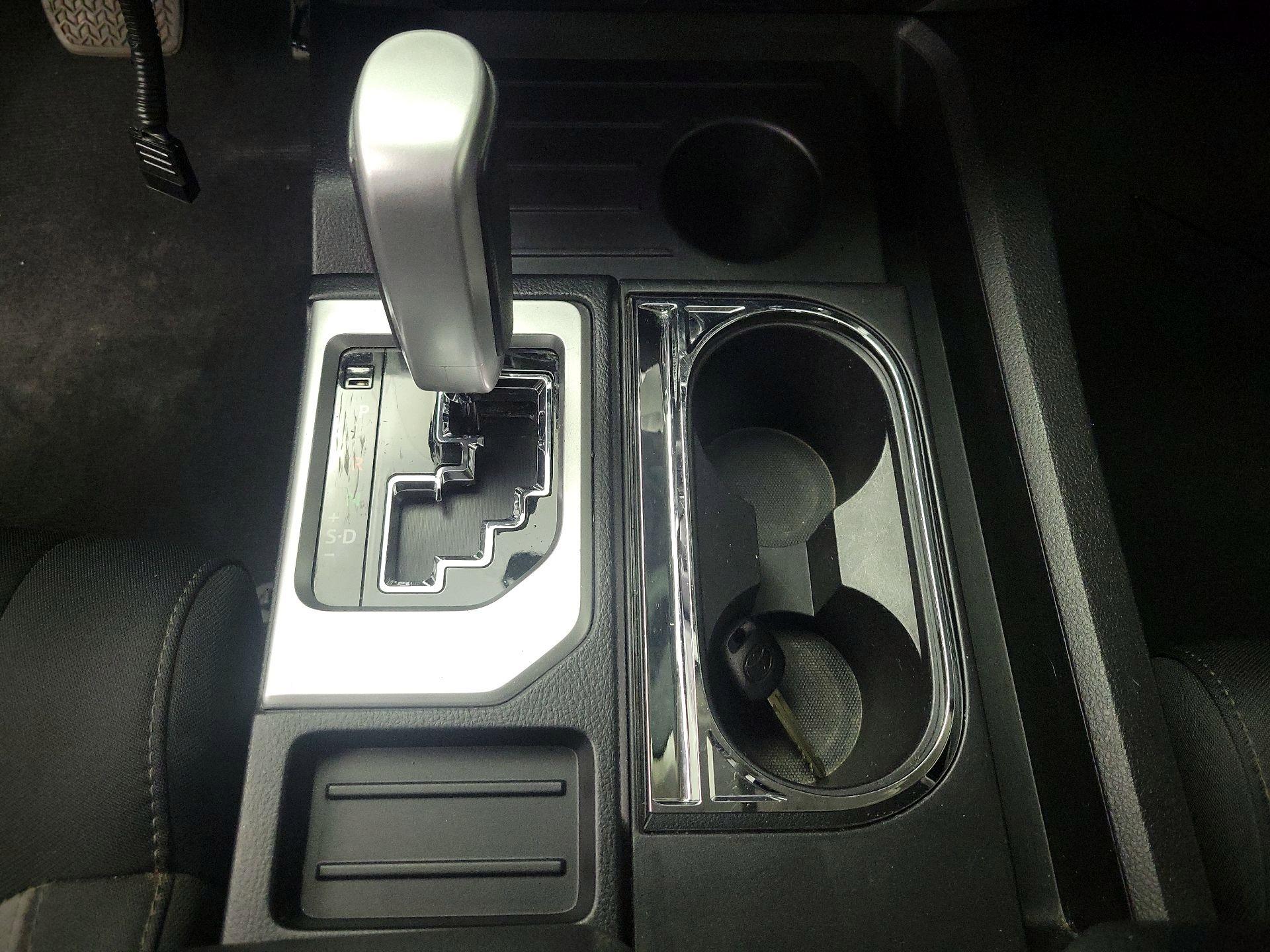 Thumbnail: 2015 Toyota Tundra - 17