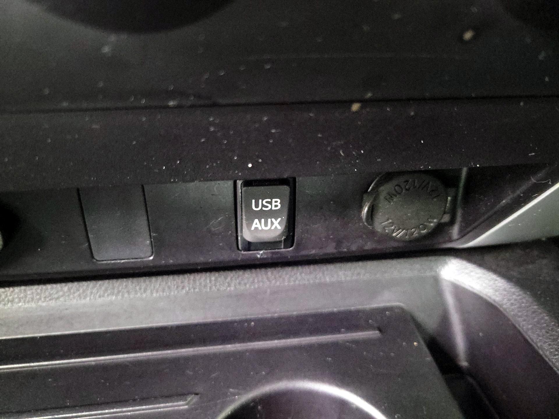 Thumbnail: 2015 Toyota Tundra - 18