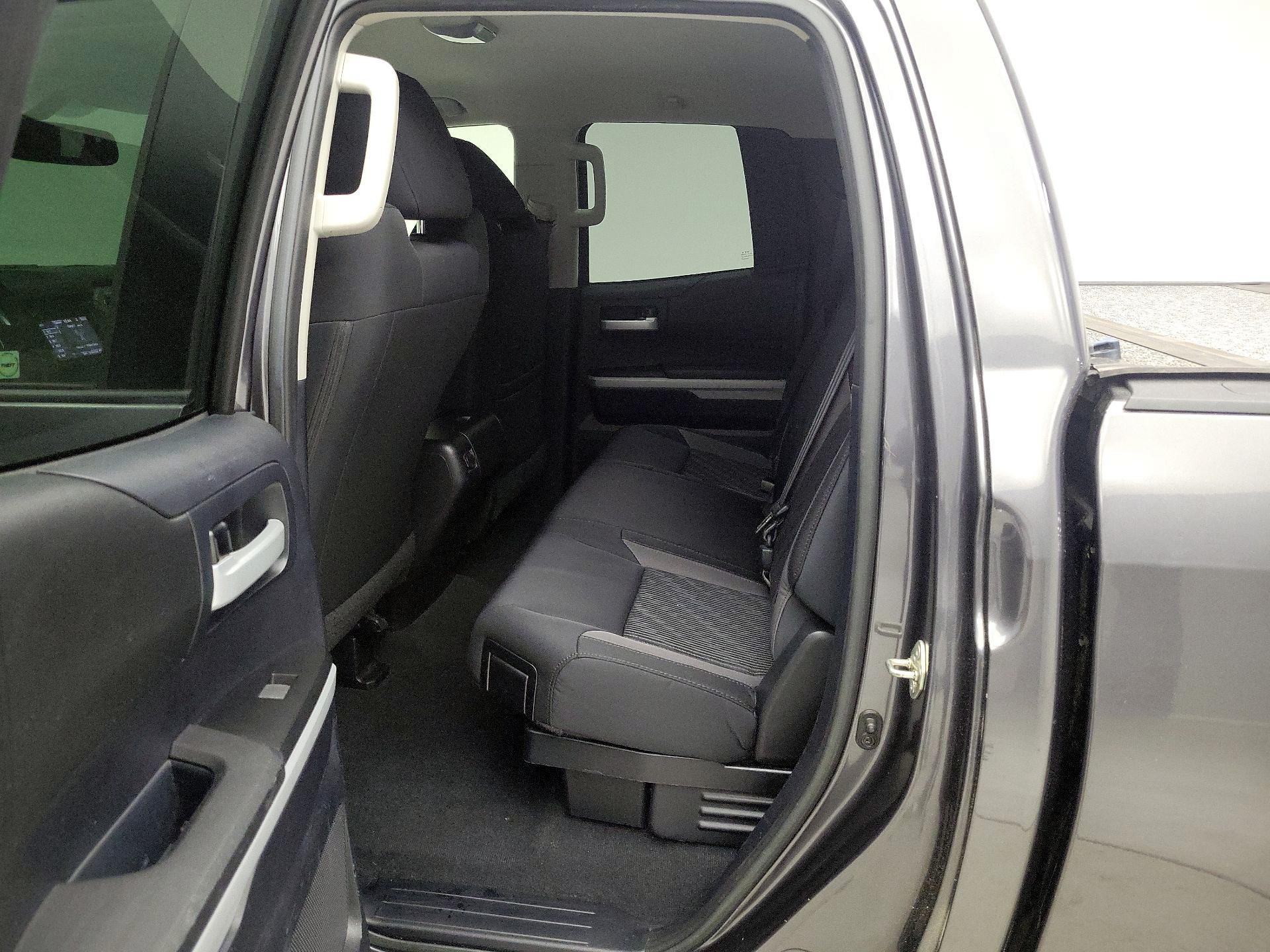 Thumbnail: 2015 Toyota Tundra - 19