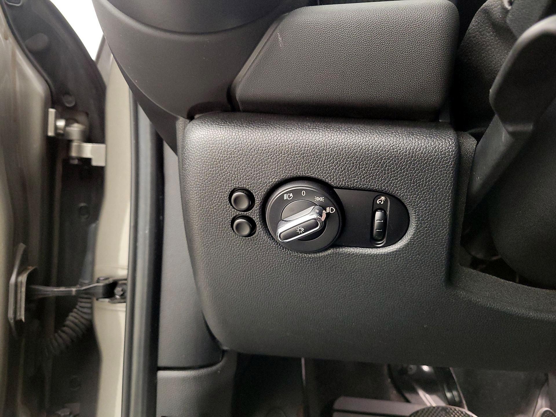 Thumbnail: 2019 MINI Cooper Hardtop - 13