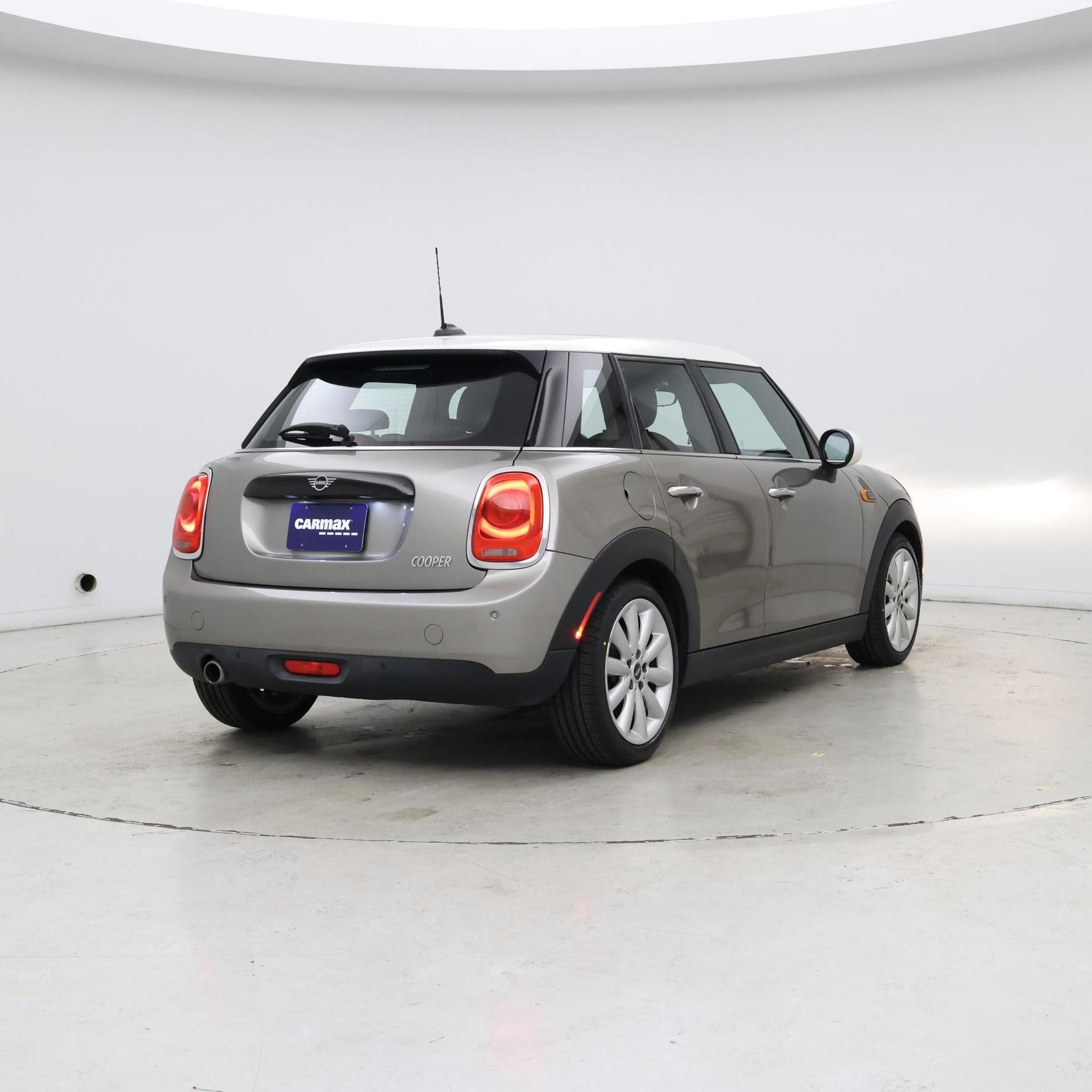 Thumbnail: 2019 MINI Cooper Hardtop - 8