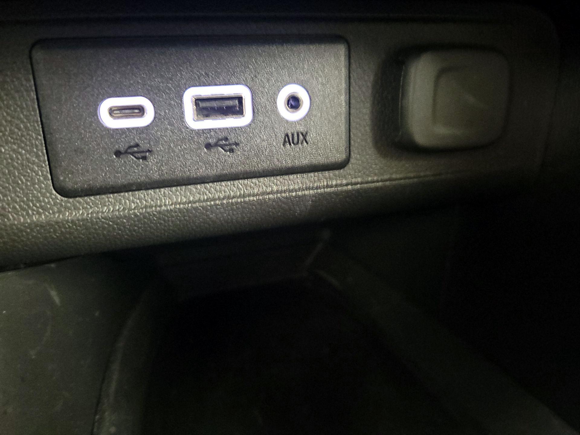 Thumbnail: 2022 Buick Encore GX - 17