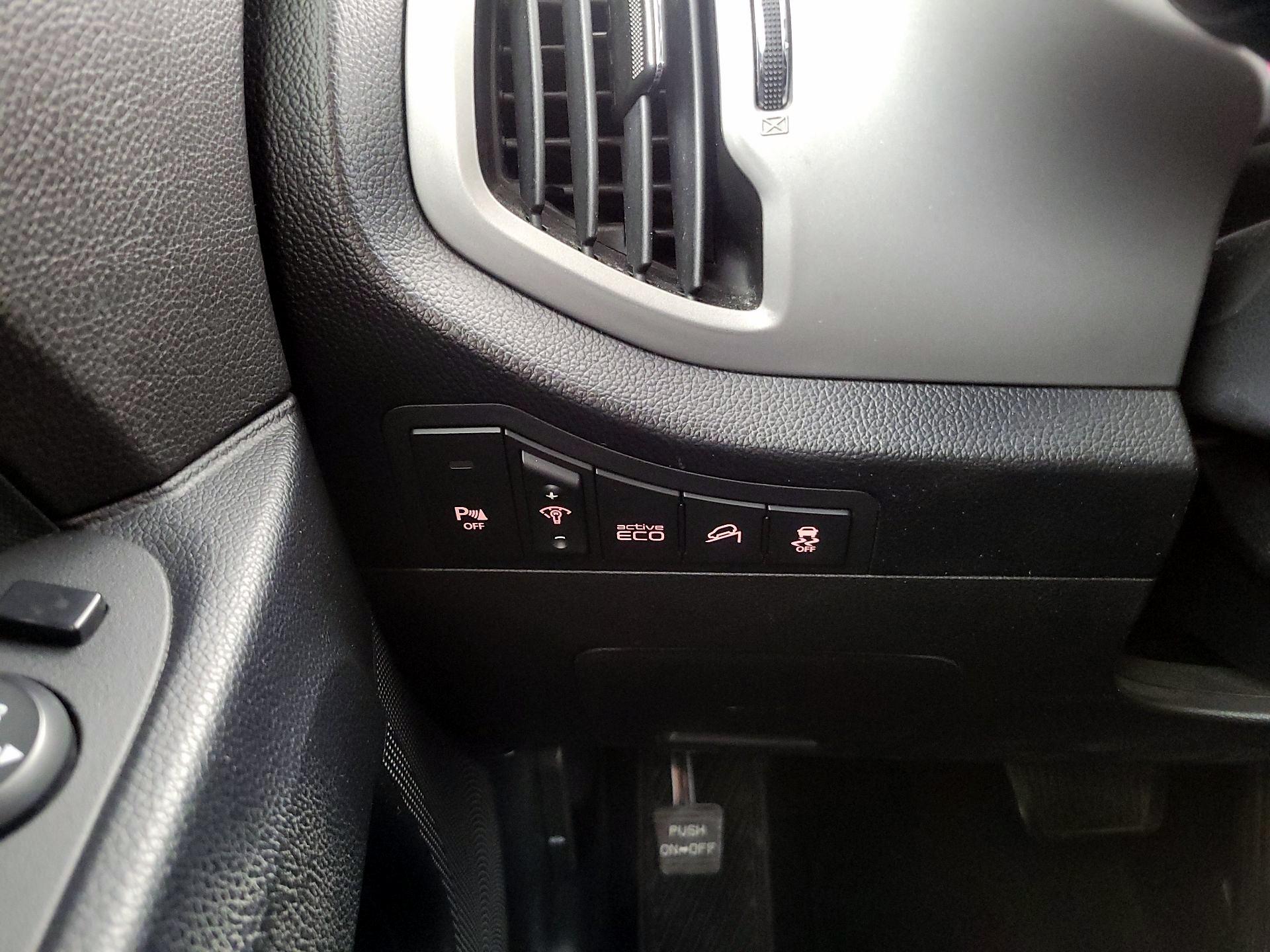 Thumbnail: 2016 Kia Sportage - 13