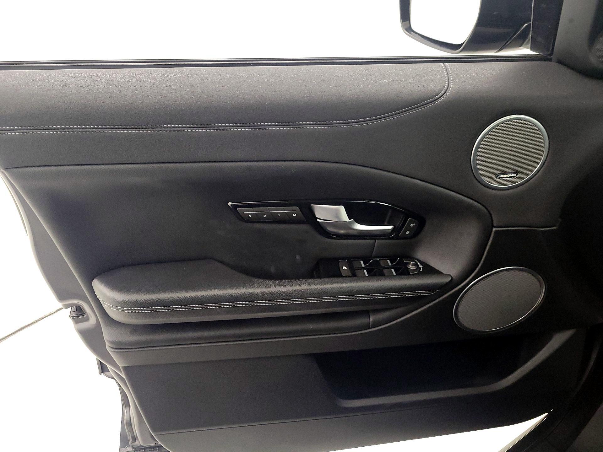 Thumbnail: 2017 Land Rover Range Rover Evoque - 12