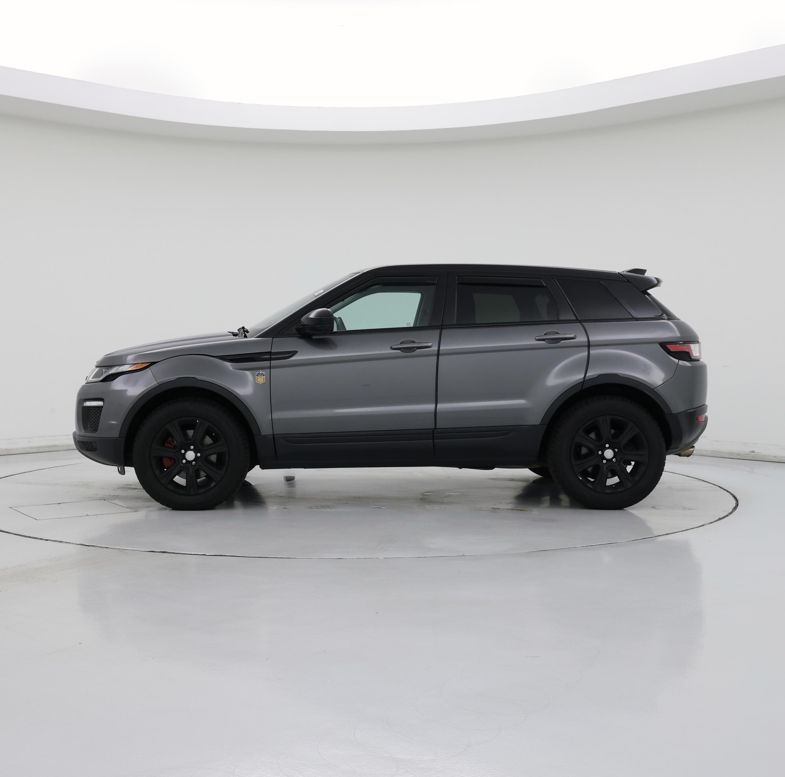 Thumbnail: 2017 Land Rover Range Rover Evoque - 3