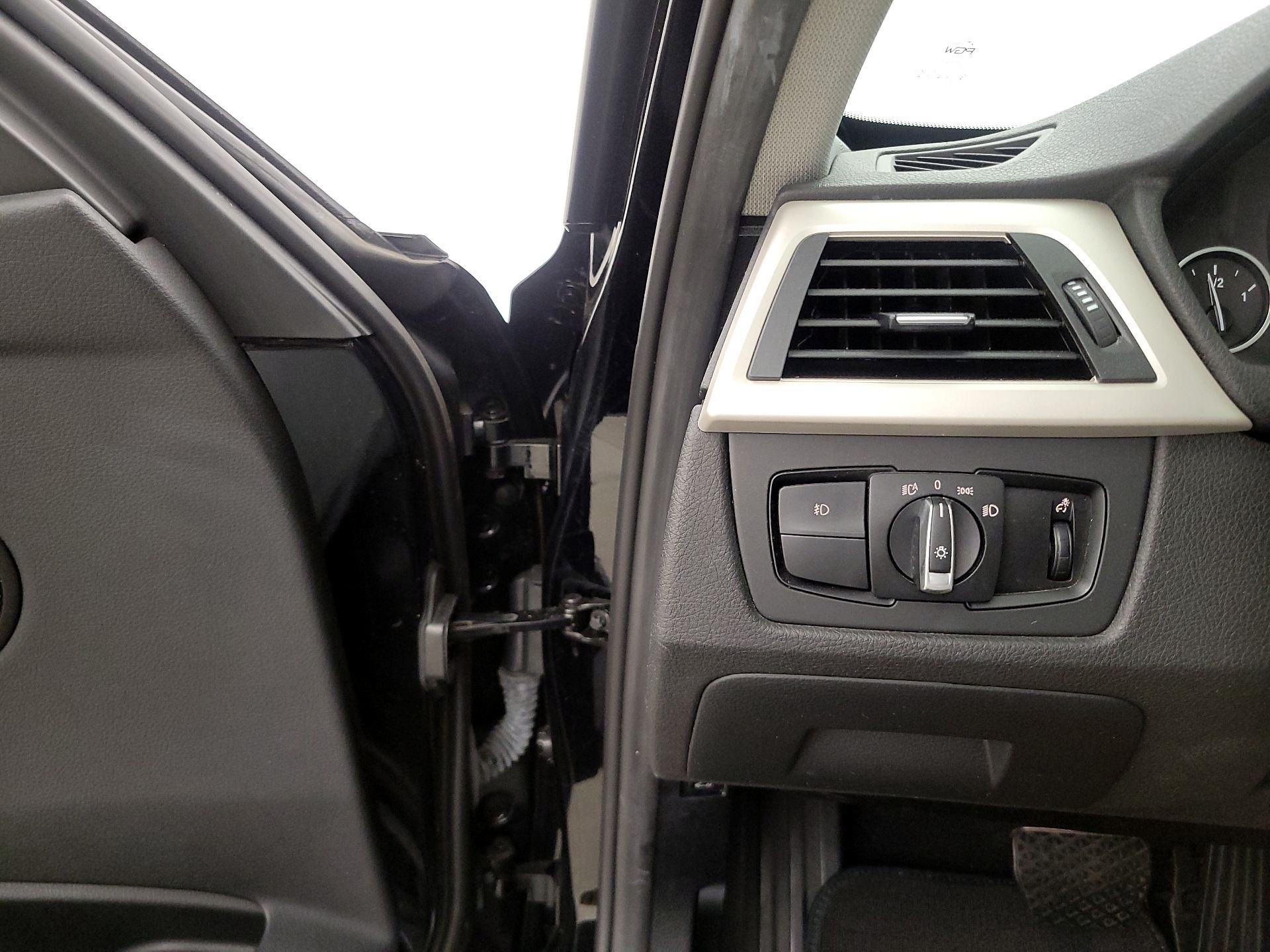 Thumbnail: 2015 BMW 3 Series - 13