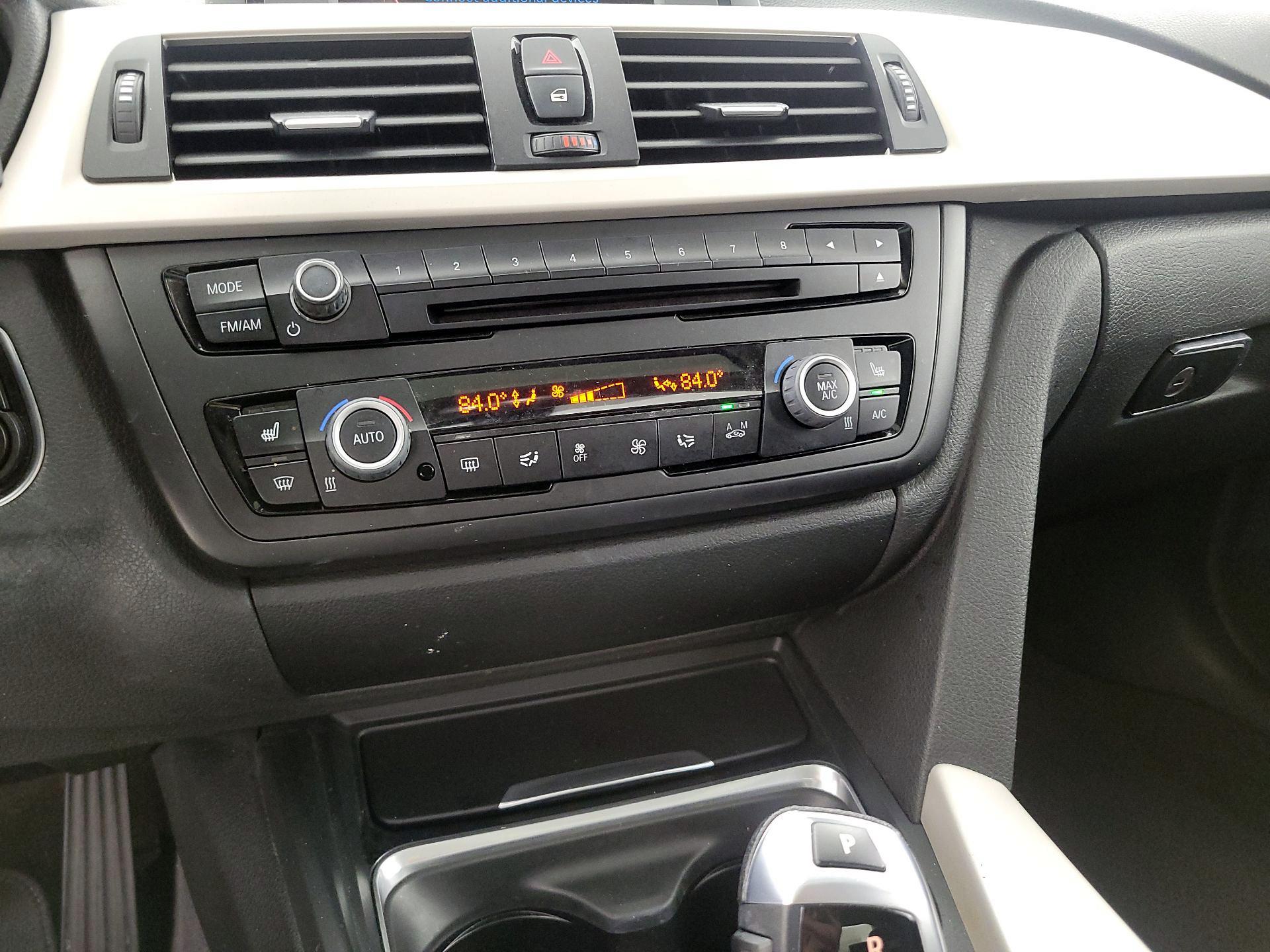 Thumbnail: 2015 BMW 3 Series - 16