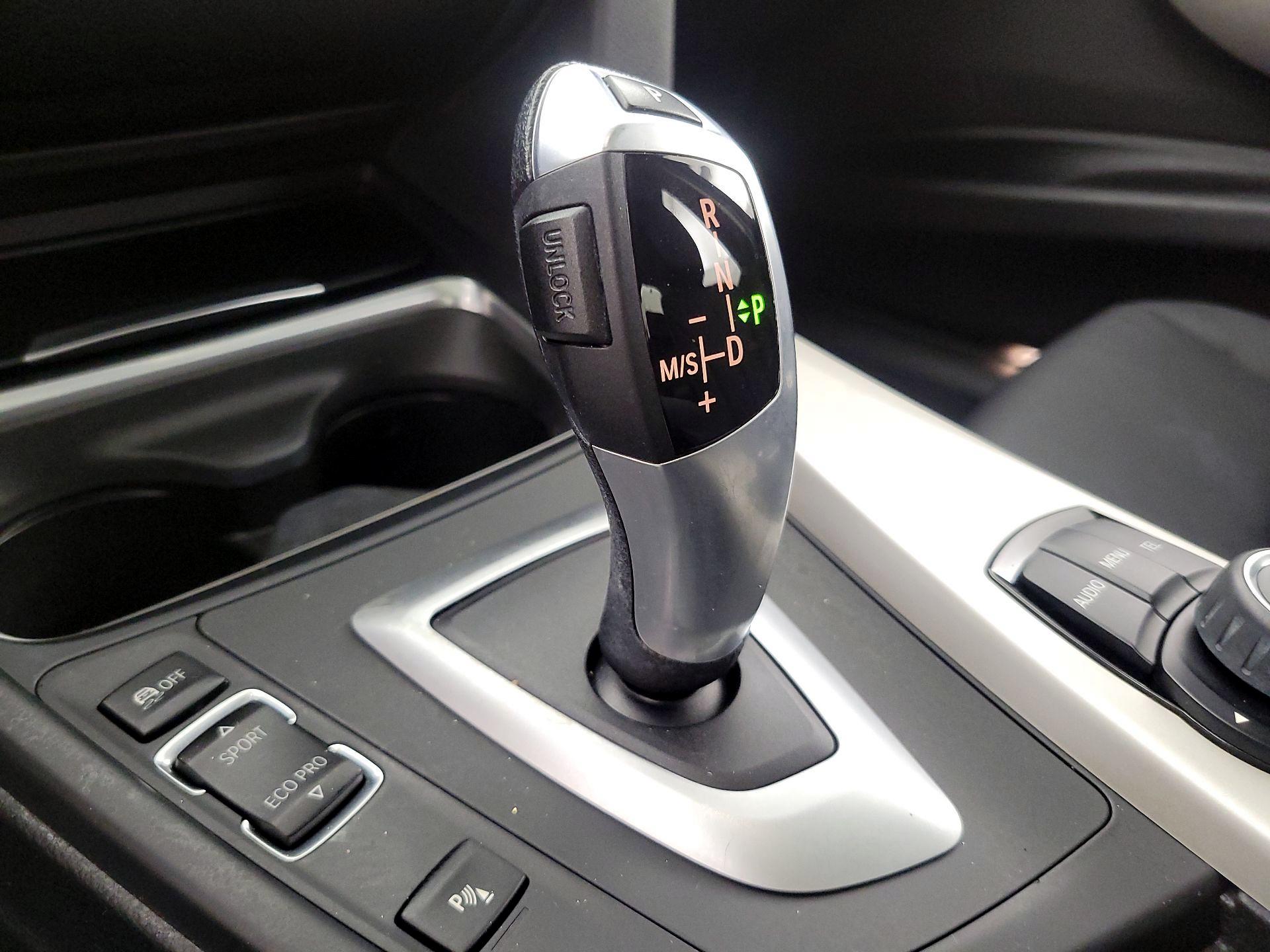 Thumbnail: 2015 BMW 3 Series - 17