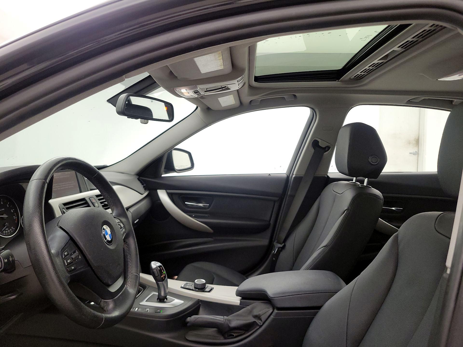 Thumbnail: 2015 BMW 3 Series - 19