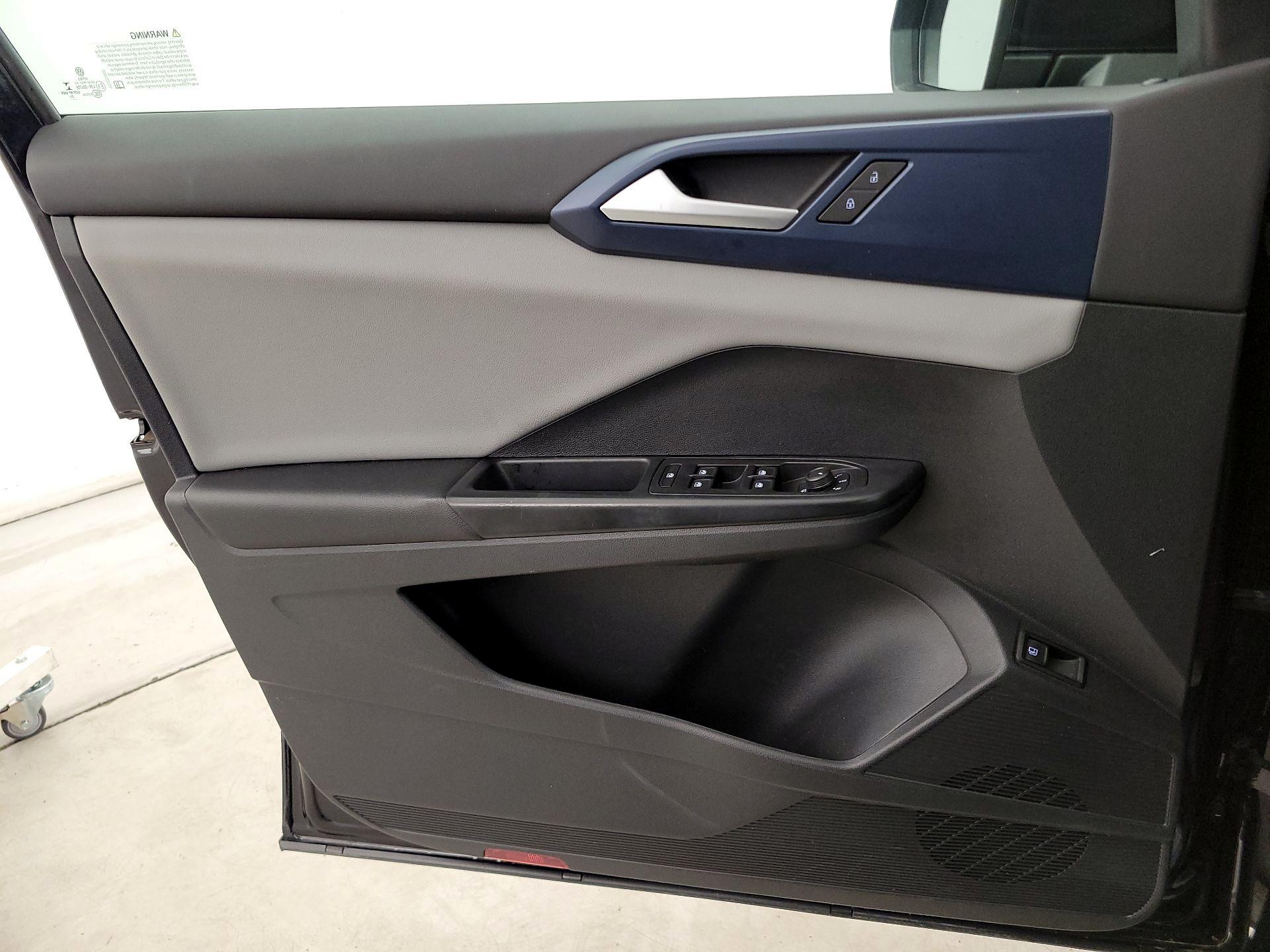 Thumbnail: 2022 Volkswagen Taos - 12