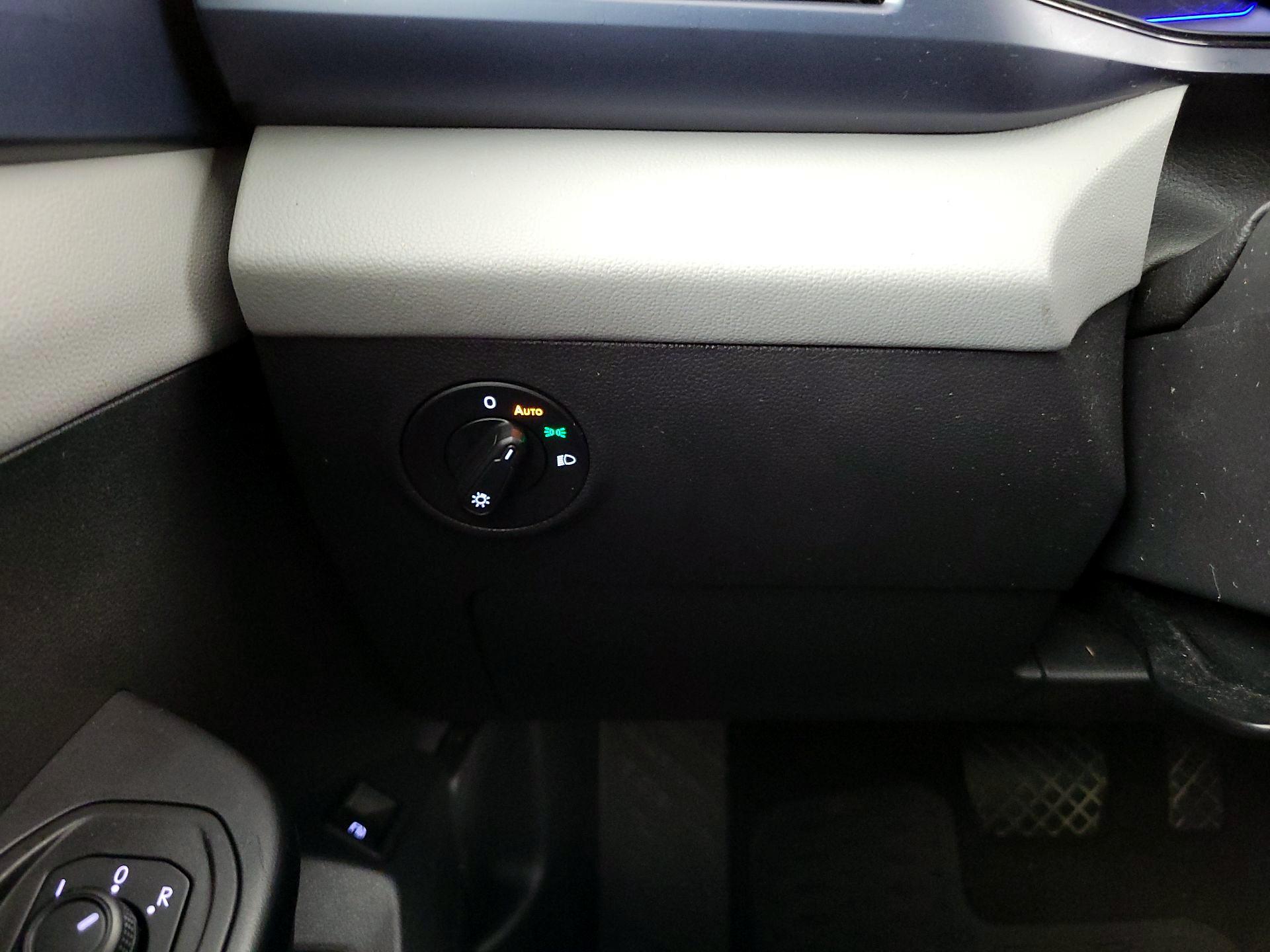 Thumbnail: 2022 Volkswagen Taos - 13