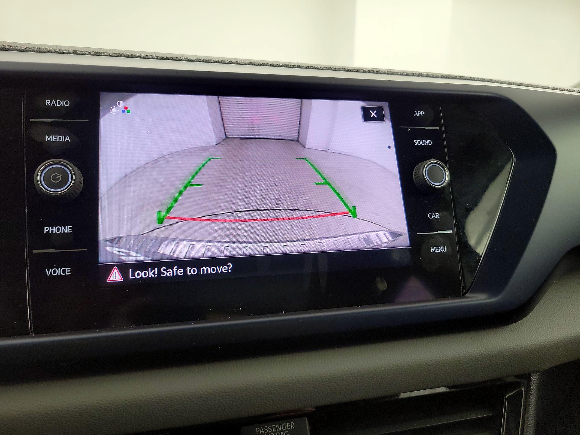 Thumbnail: 2022 Volkswagen Taos - 14