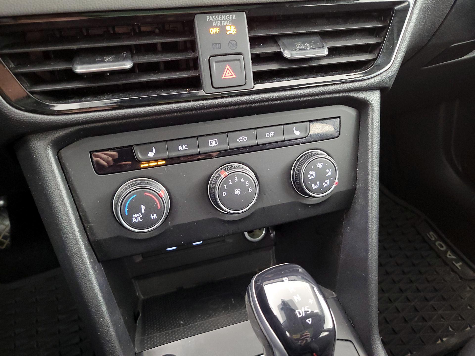 Thumbnail: 2022 Volkswagen Taos - 16