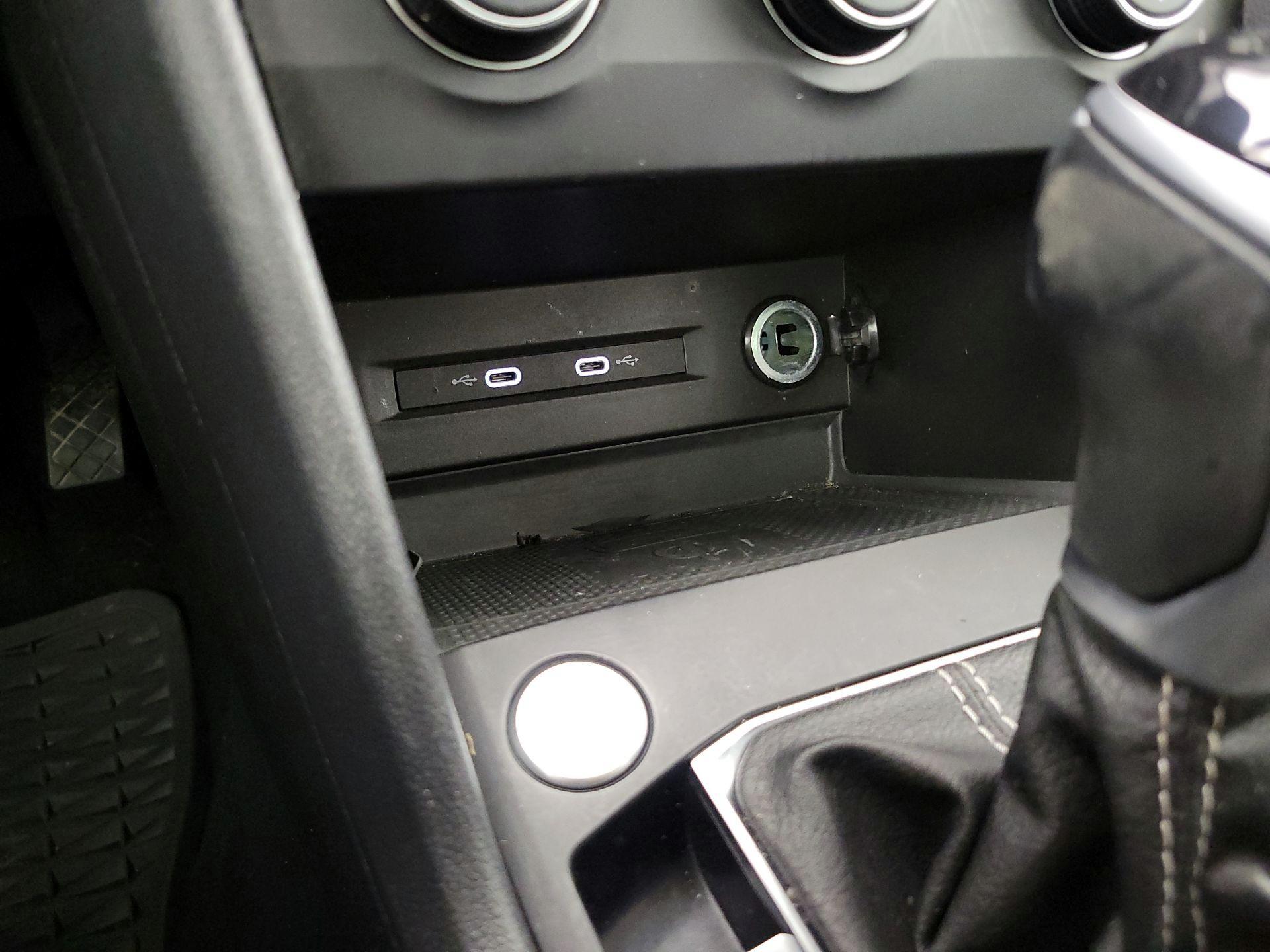 Thumbnail: 2022 Volkswagen Taos - 18