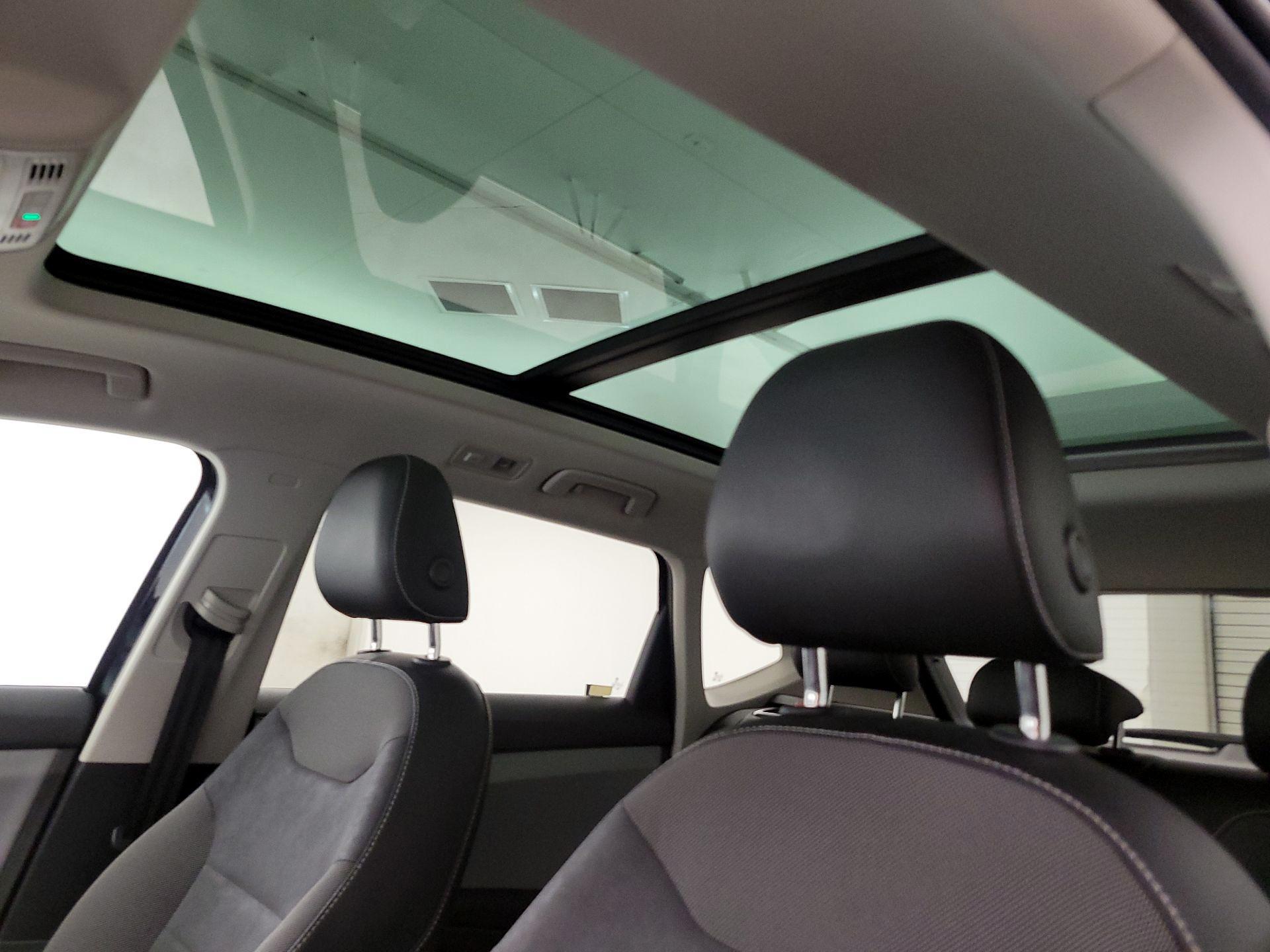 Thumbnail: 2022 Volkswagen Taos - 19