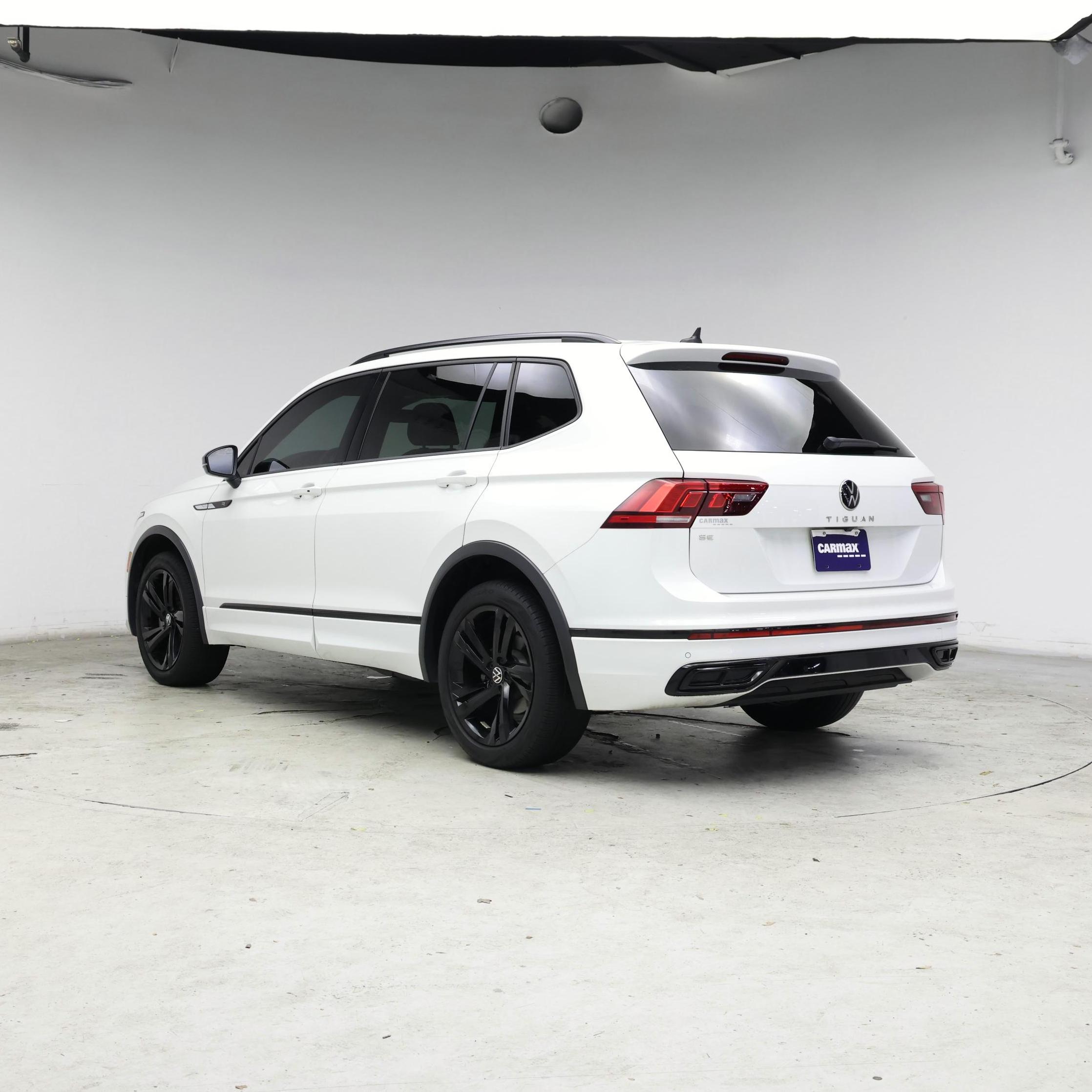 Thumbnail: 2023 Volkswagen Tiguan - 2