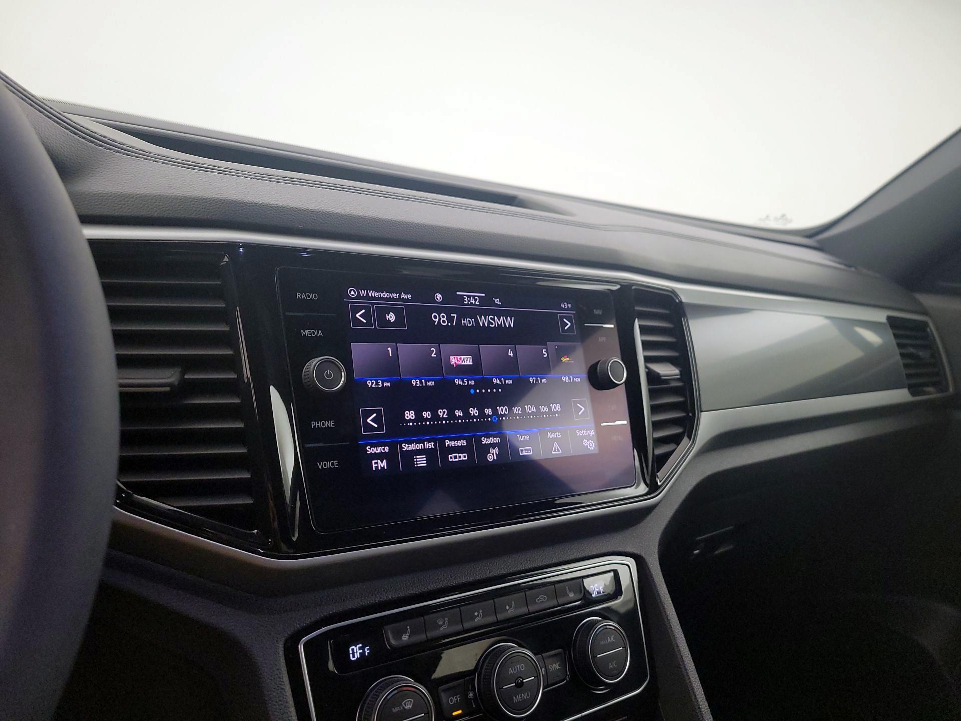 Thumbnail: 2021 Volkswagen Atlas - 16