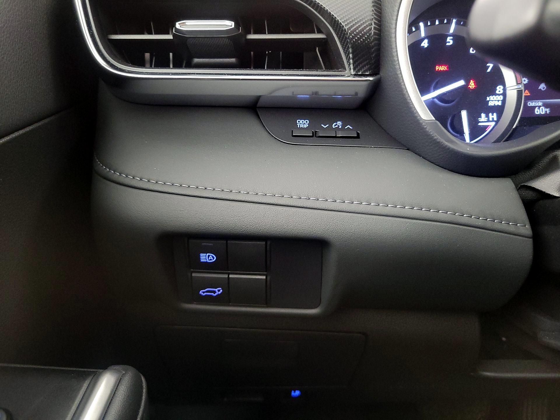 Thumbnail: 2021 Toyota Highlander - 13