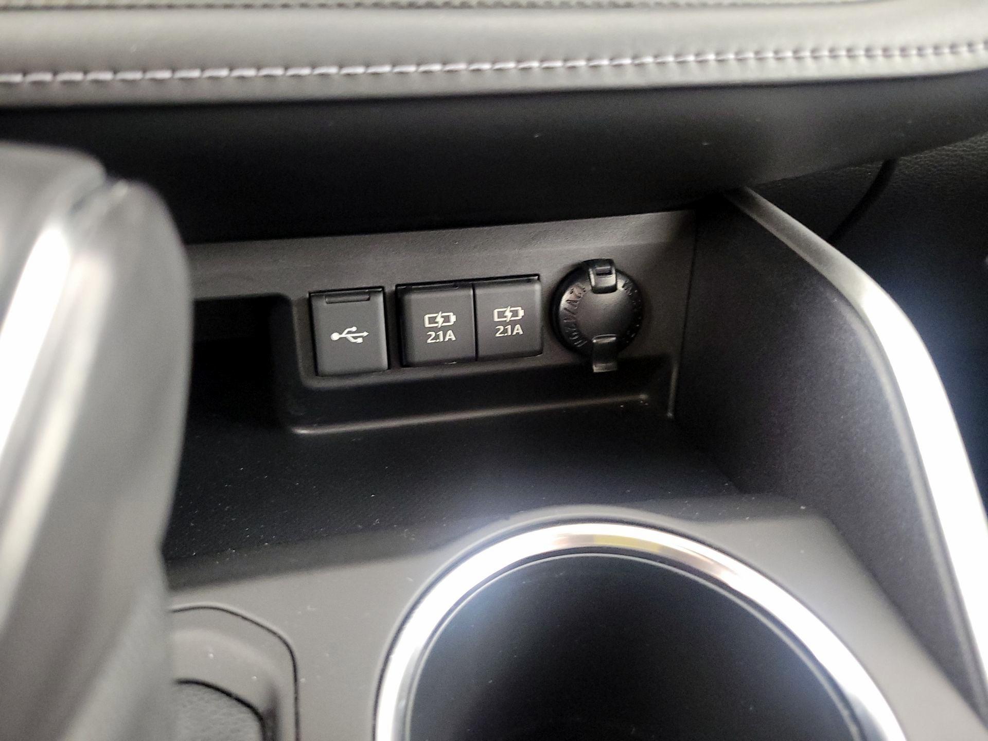 Thumbnail: 2021 Toyota Highlander - 18