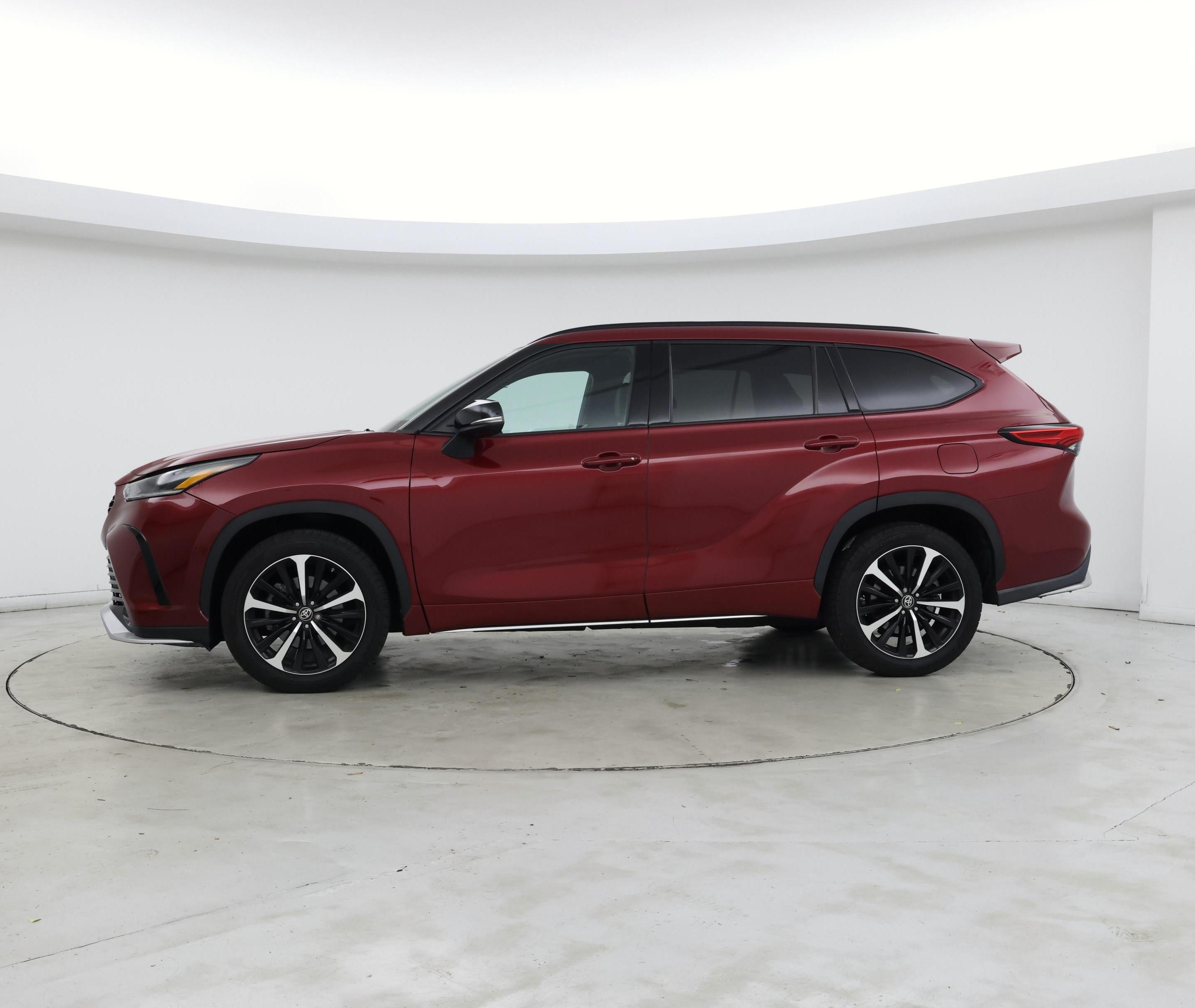 Thumbnail: 2021 Toyota Highlander - 3