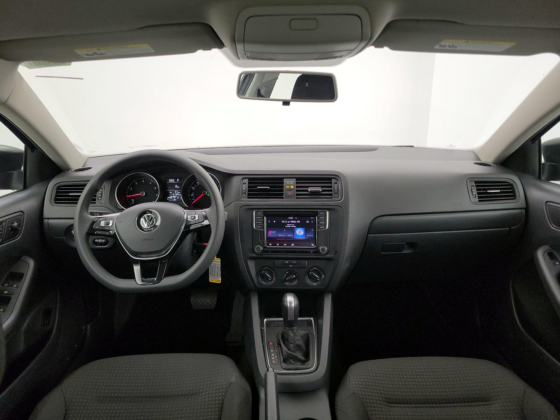 Thumbnail: 2016 Volkswagen Jetta - 9