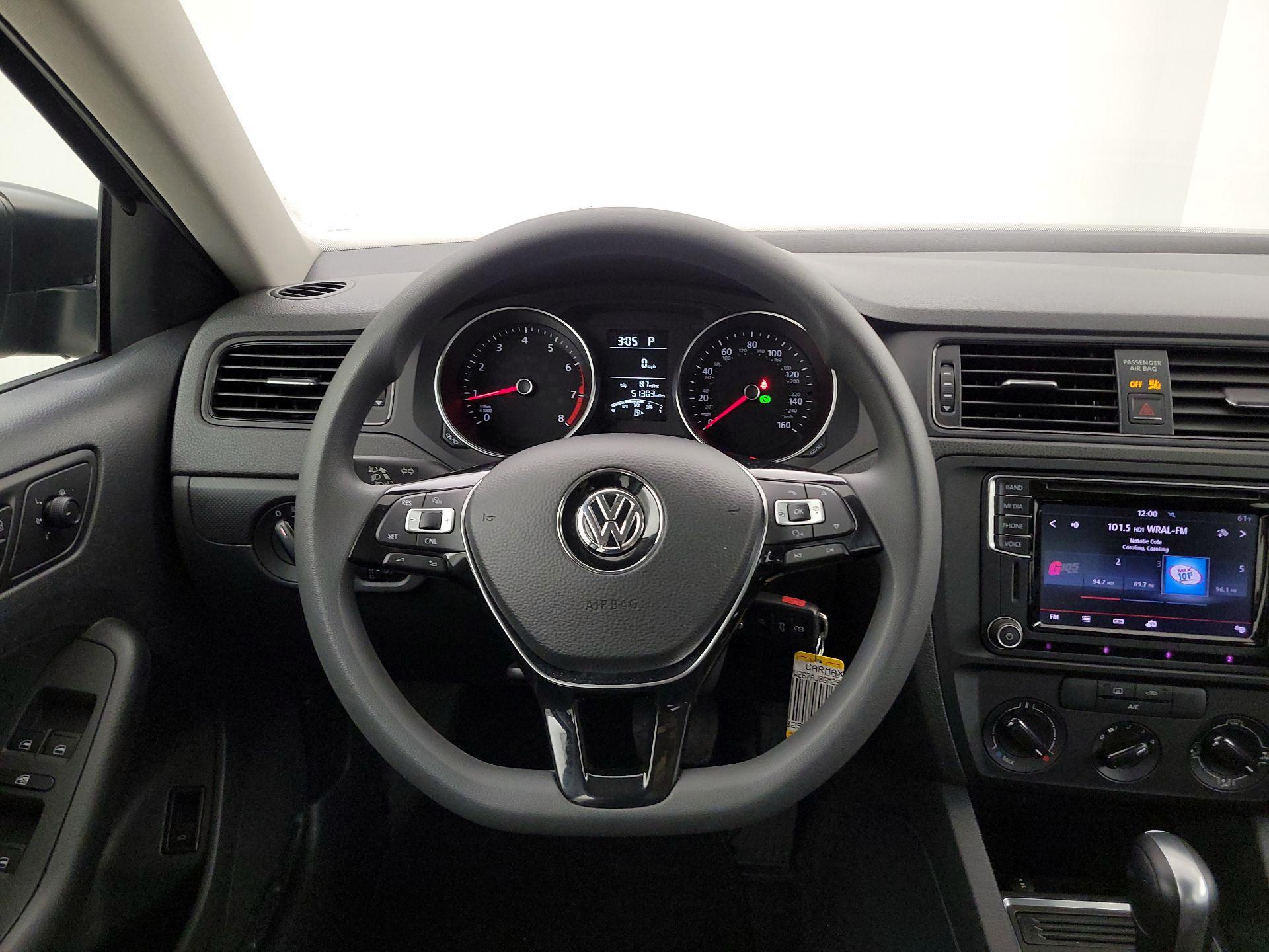 Thumbnail: 2016 Volkswagen Jetta - 10