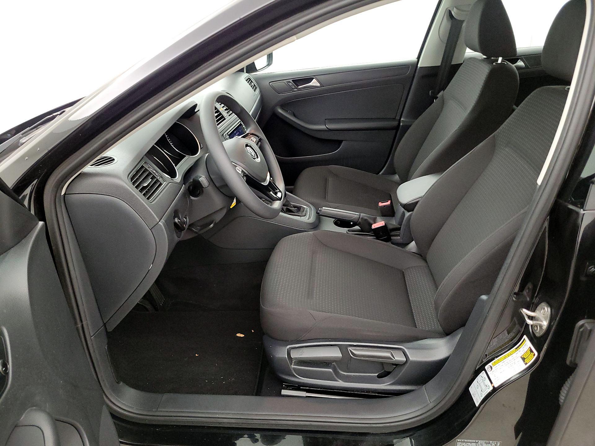 Thumbnail: 2016 Volkswagen Jetta - 11