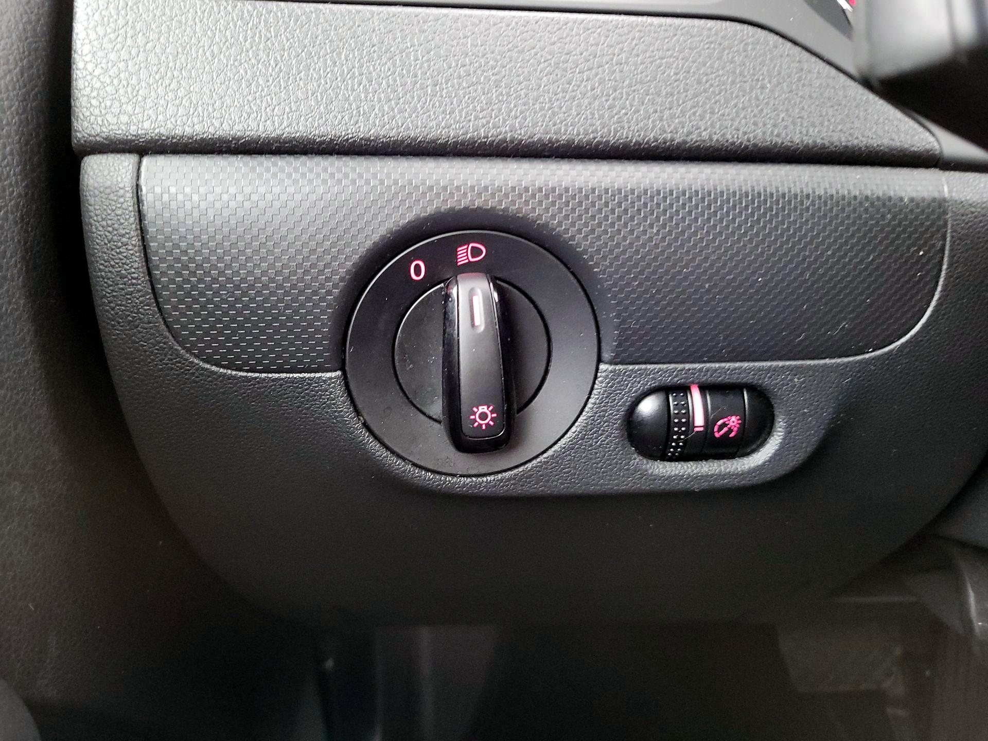 Thumbnail: 2016 Volkswagen Jetta - 13