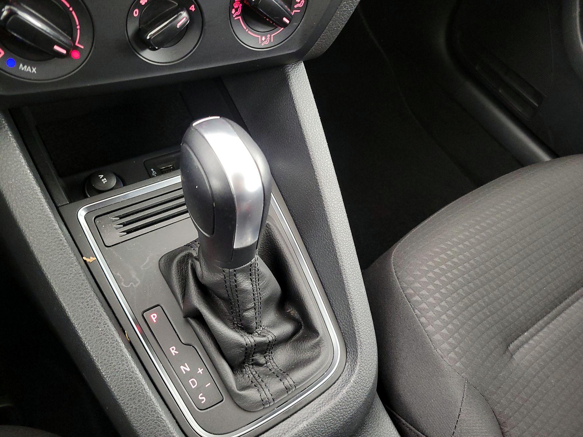 Thumbnail: 2016 Volkswagen Jetta - 17