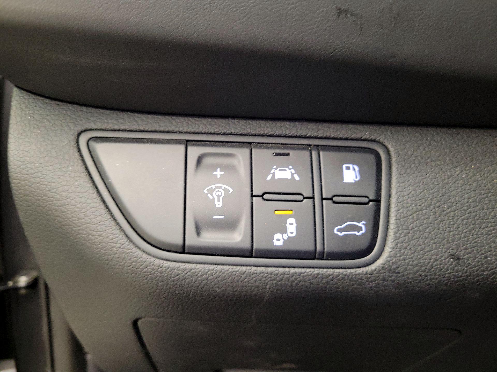 Thumbnail: 2019 Genesis G70 - 13