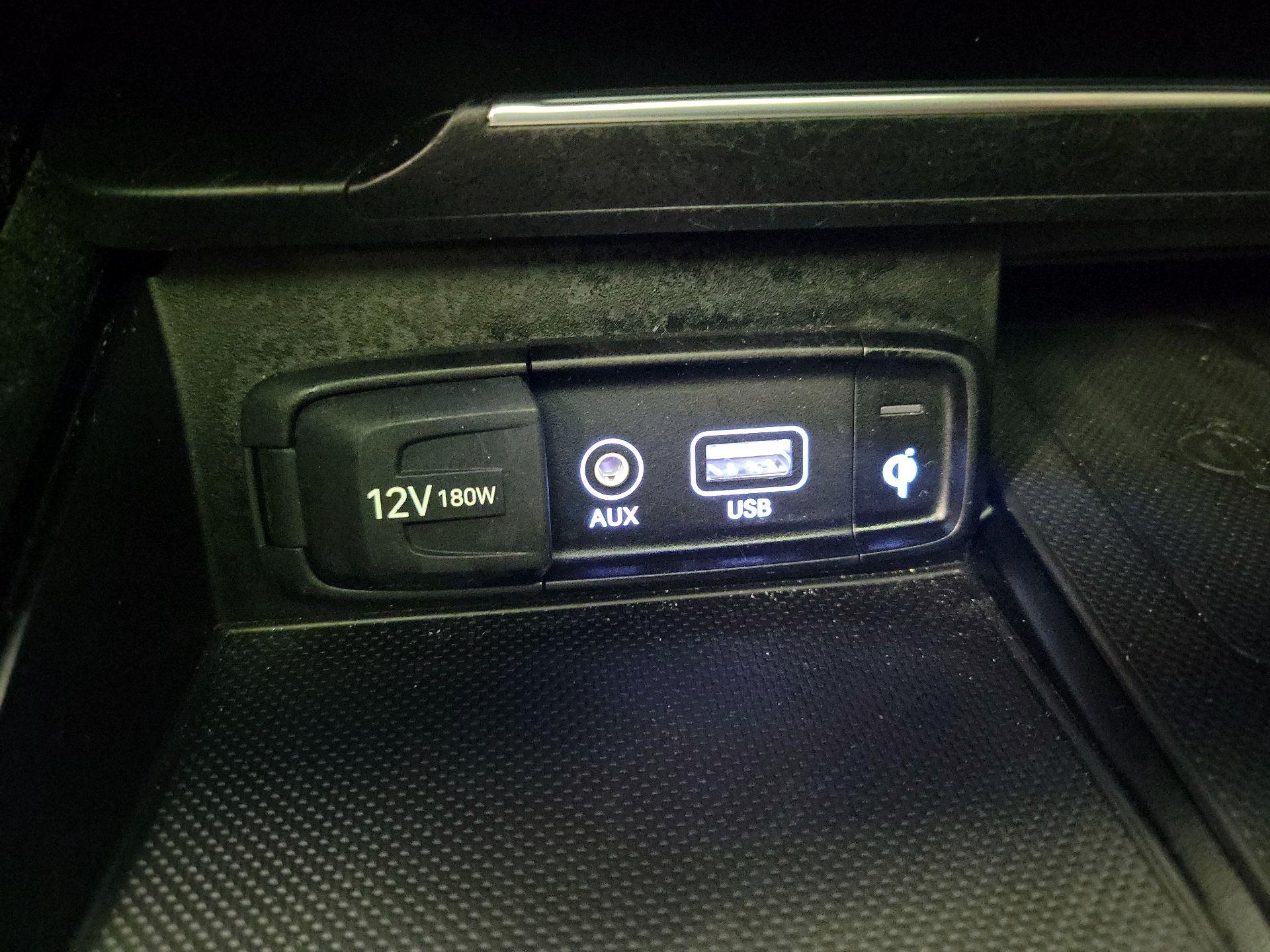 Thumbnail: 2019 Genesis G70 - 19