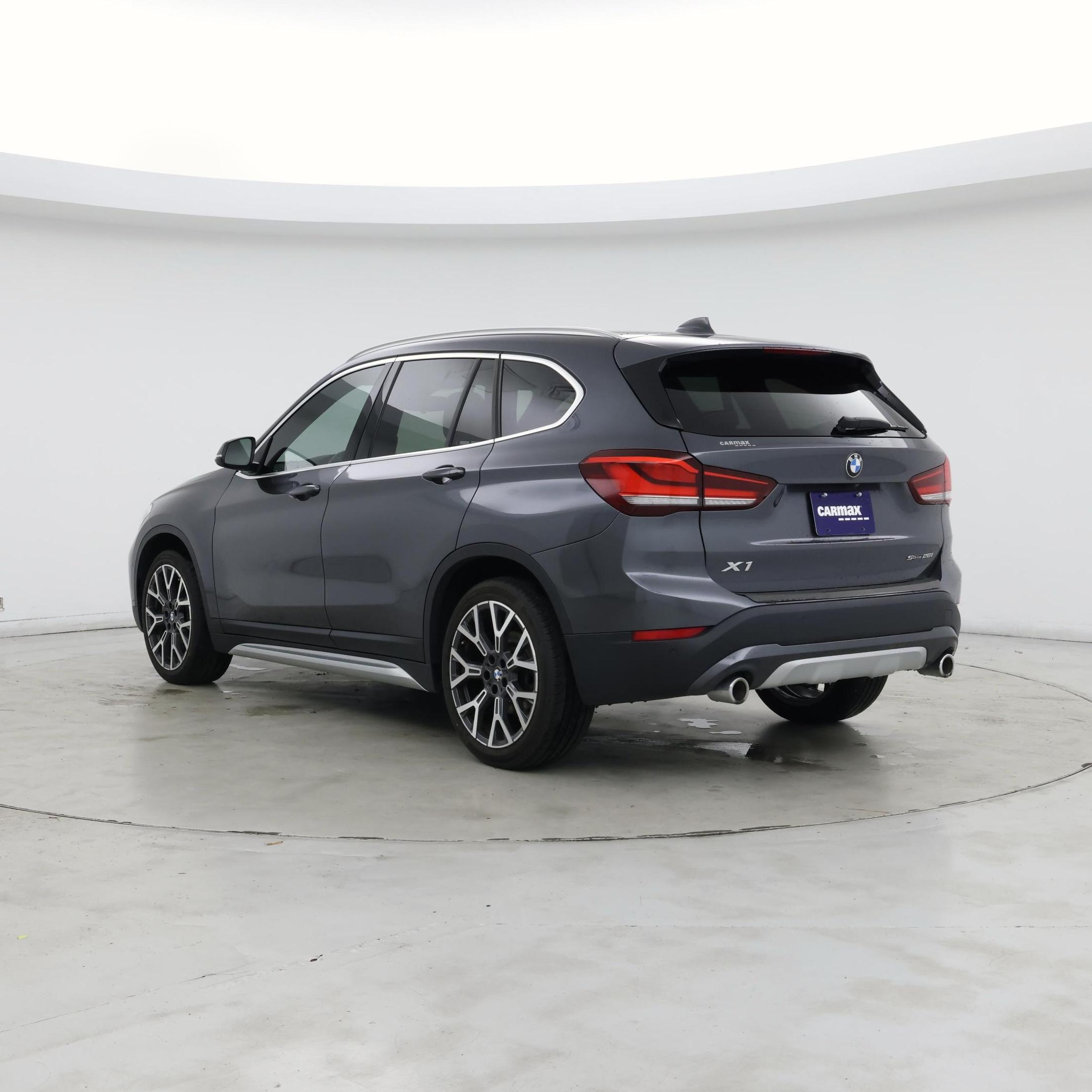 Thumbnail: 2021 BMW X1 - 2