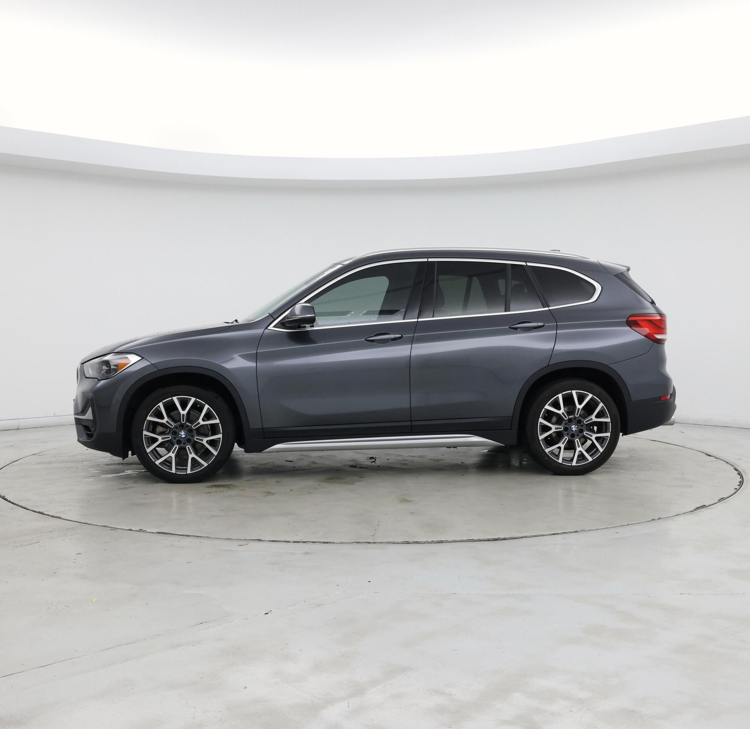 Thumbnail: 2021 BMW X1 - 3