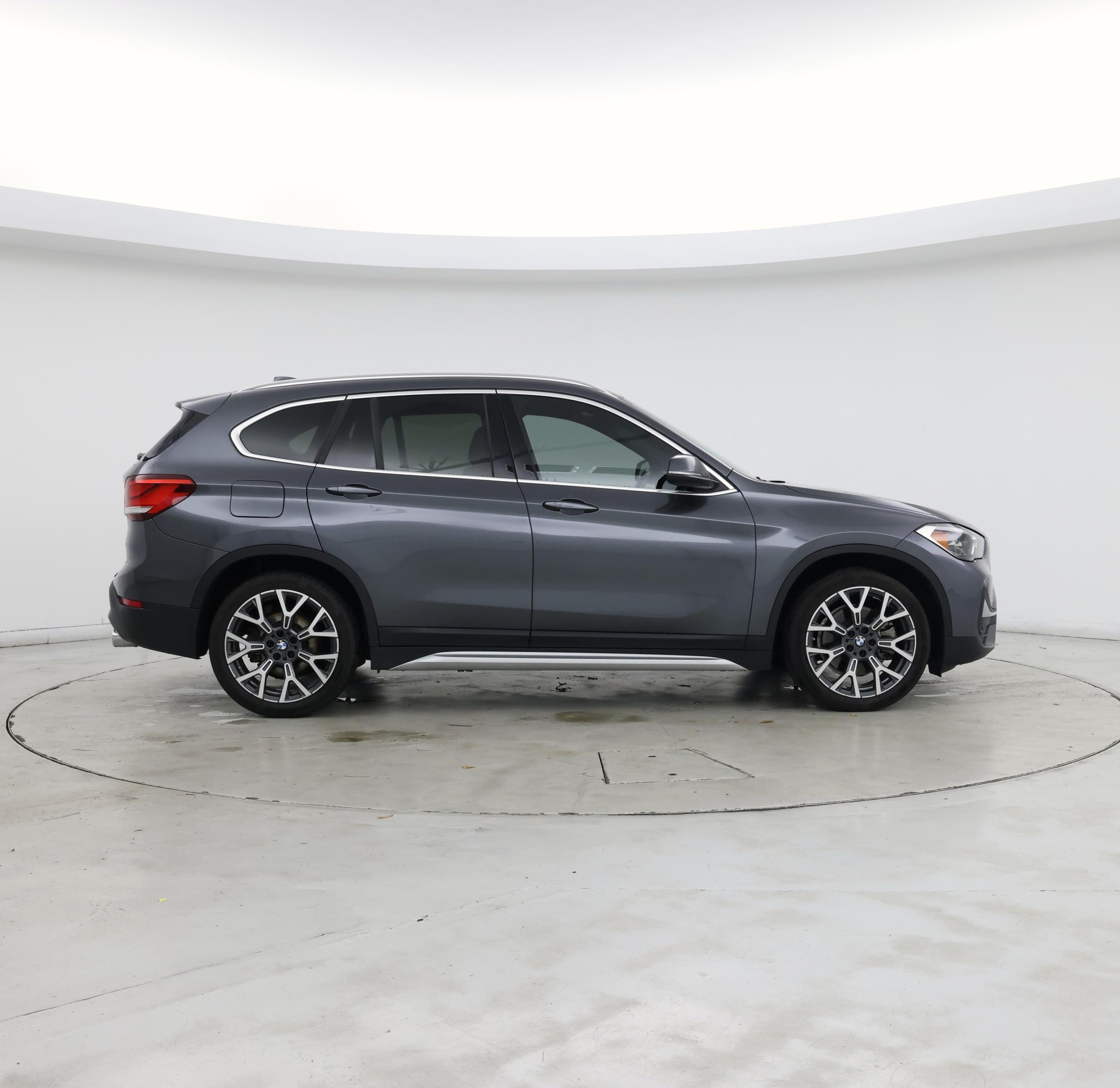 Thumbnail: 2021 BMW X1 - 7